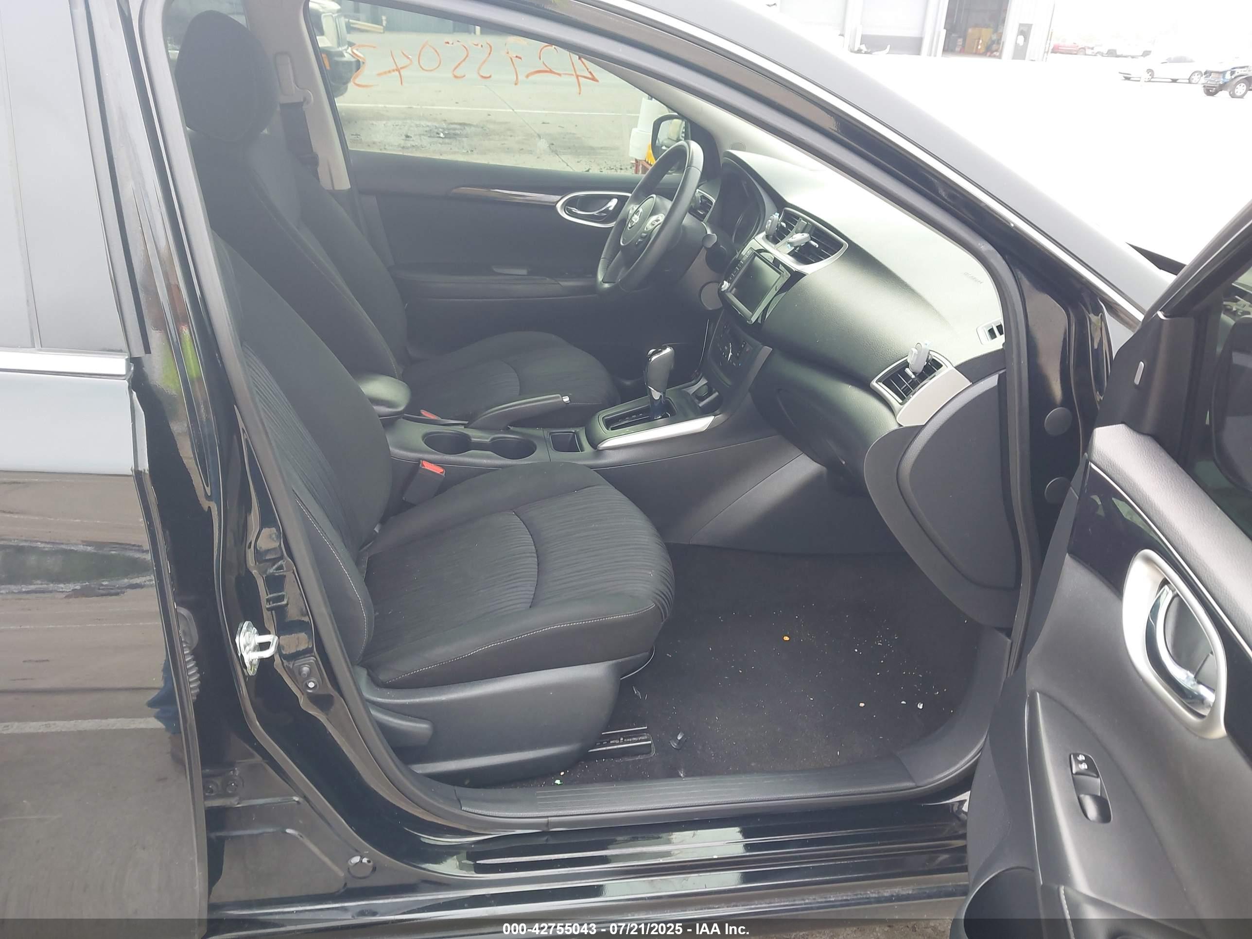 NISSAN SENTRA image 5