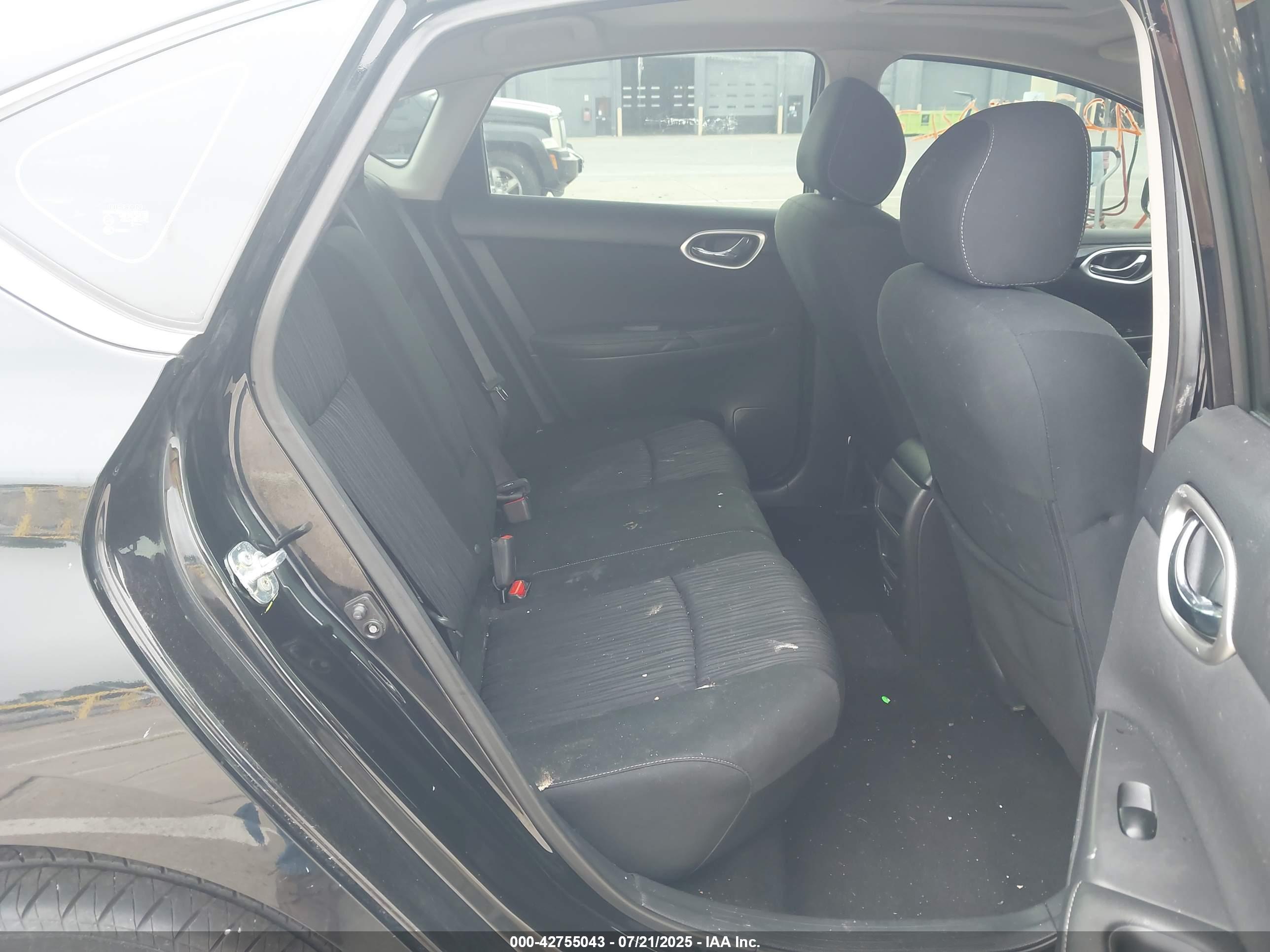 NISSAN SENTRA image 8
