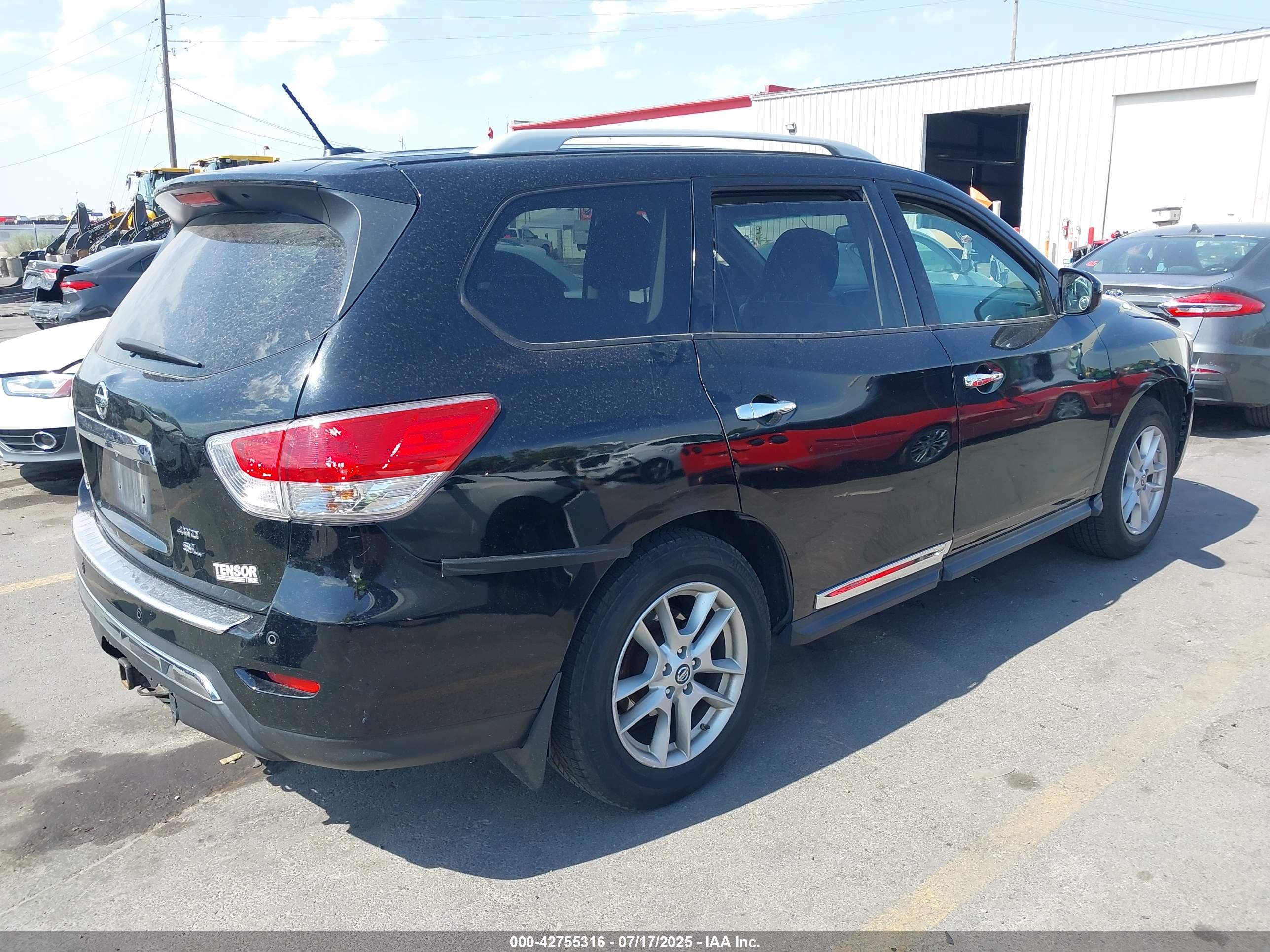 NISSAN PATHFINDER image 4