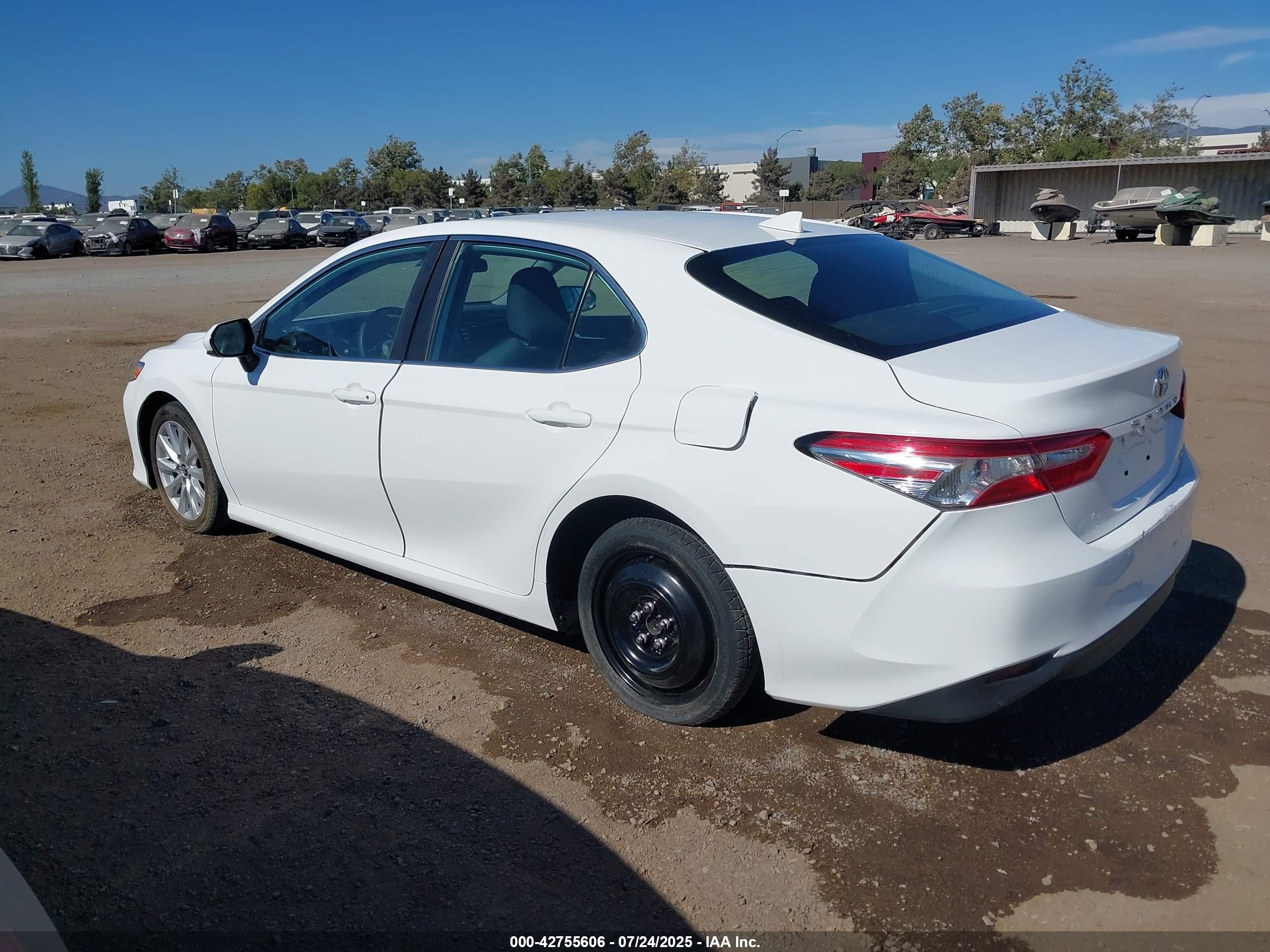 TOYOTA CAMRY image 3