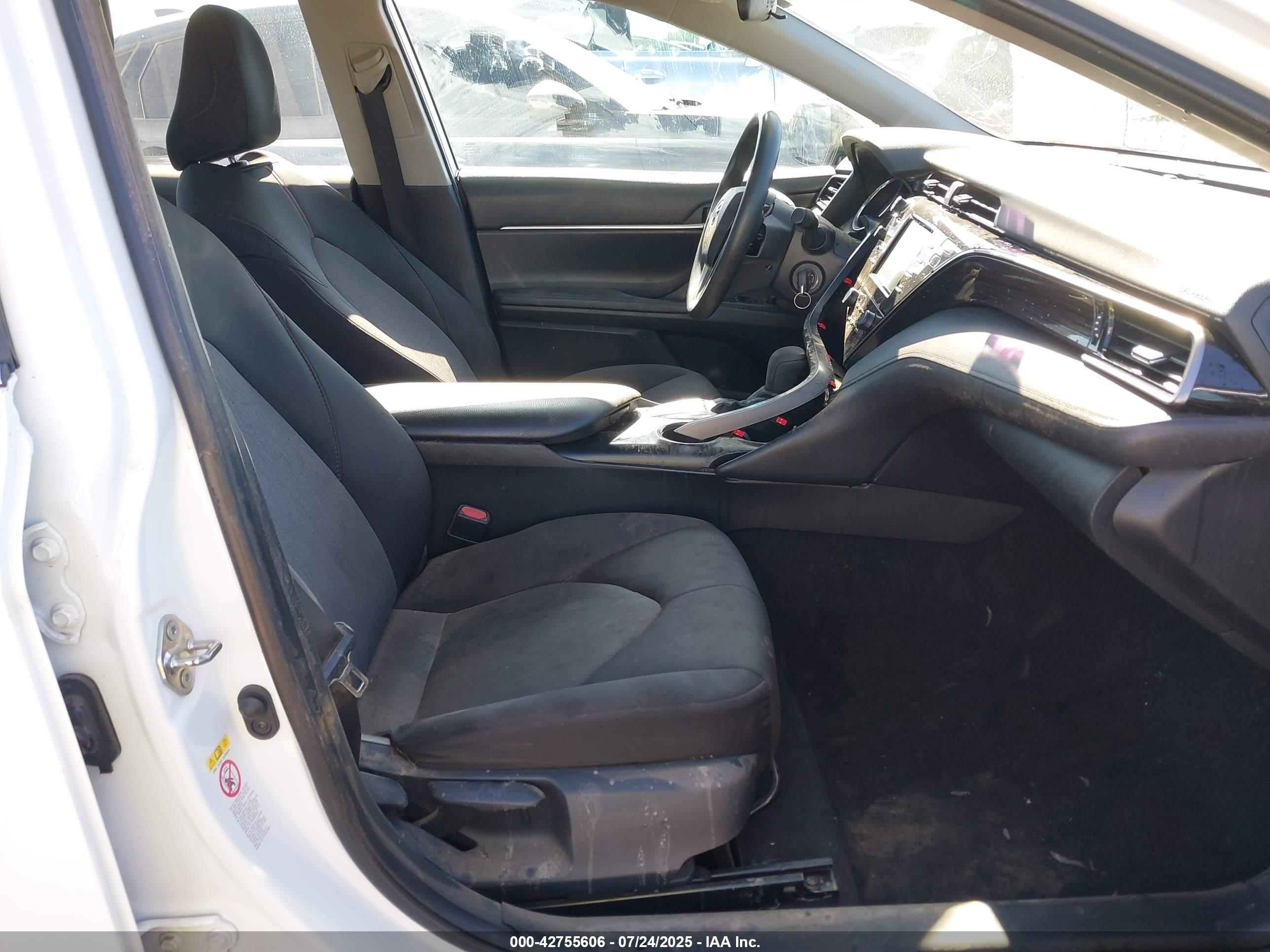 TOYOTA CAMRY image 5