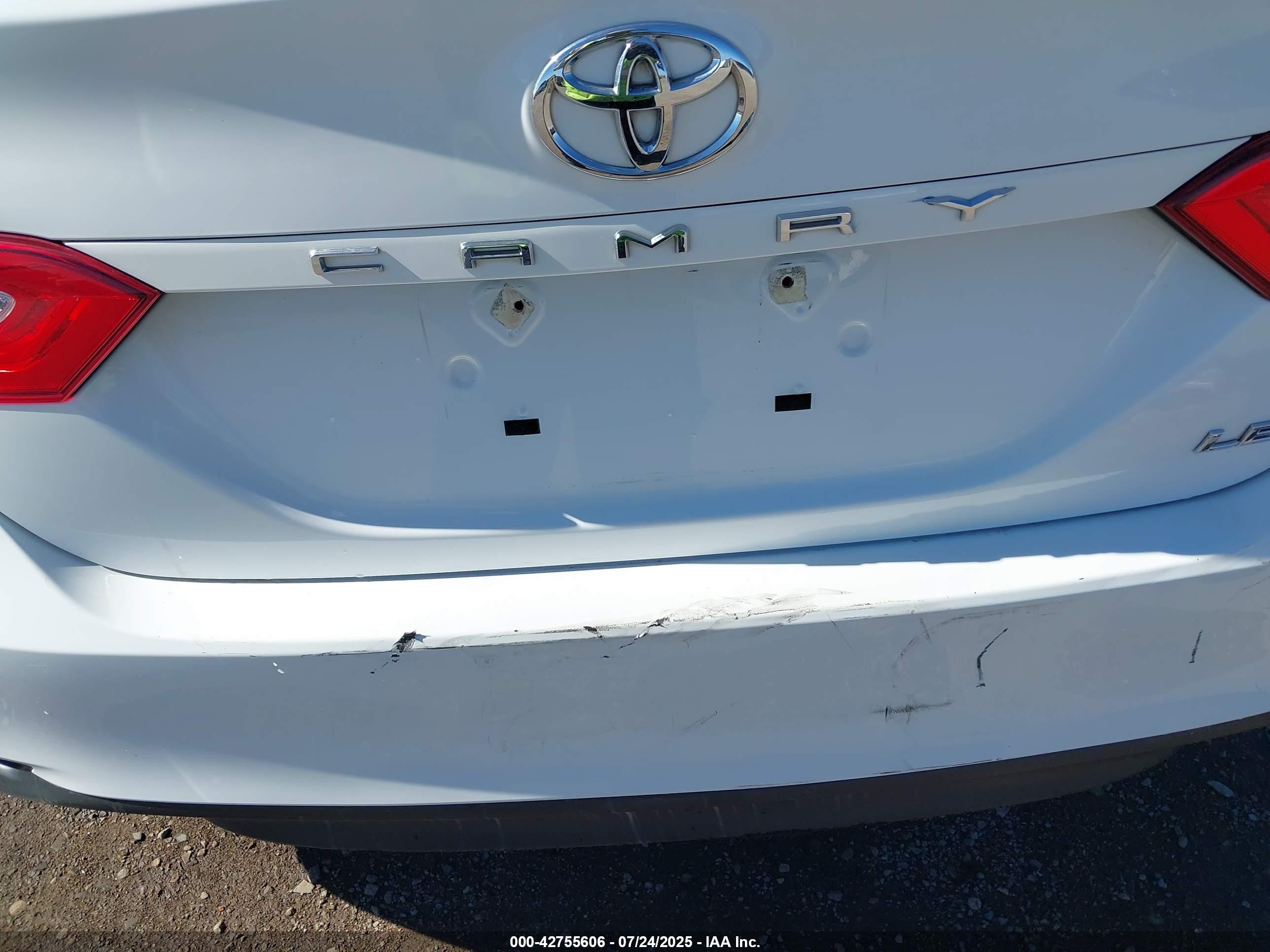 TOYOTA CAMRY image 6