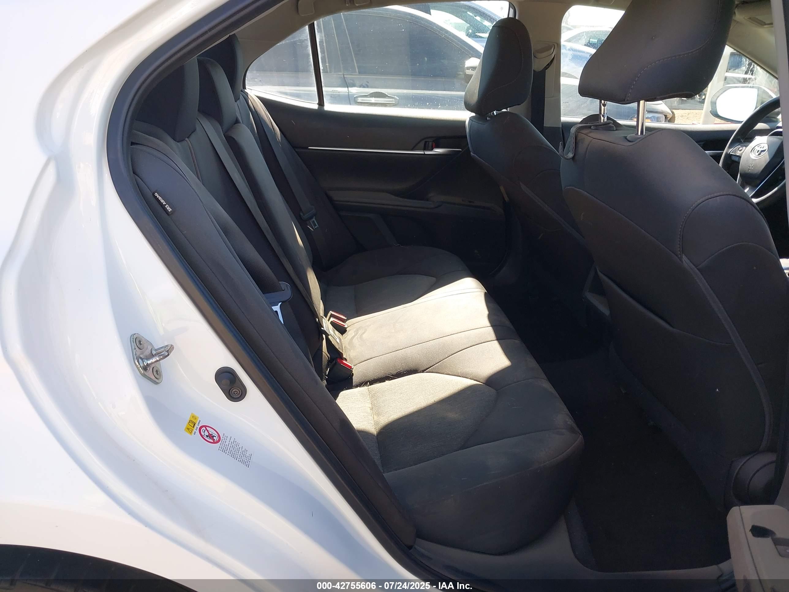 TOYOTA CAMRY image 8