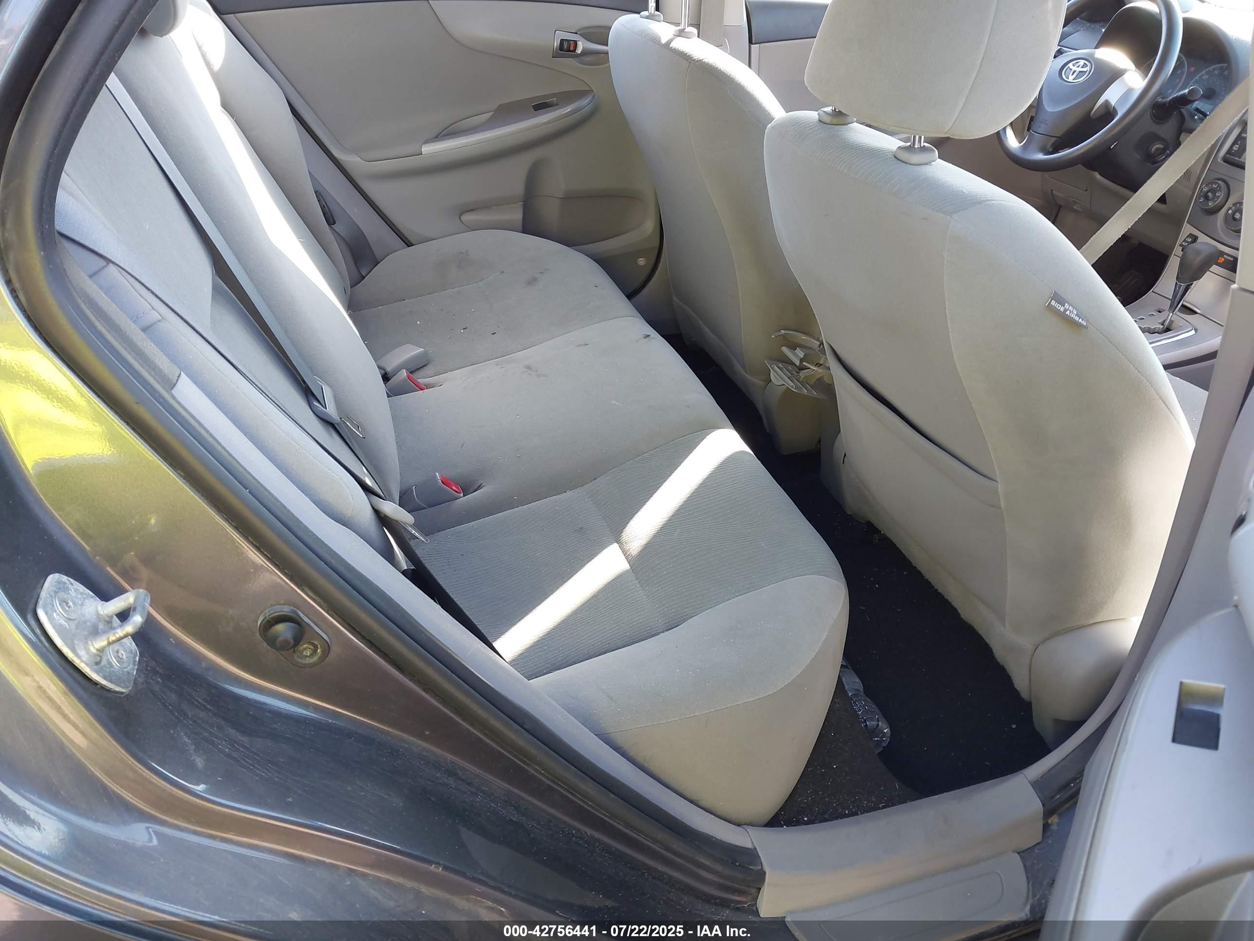 TOYOTA COROLLA image 8