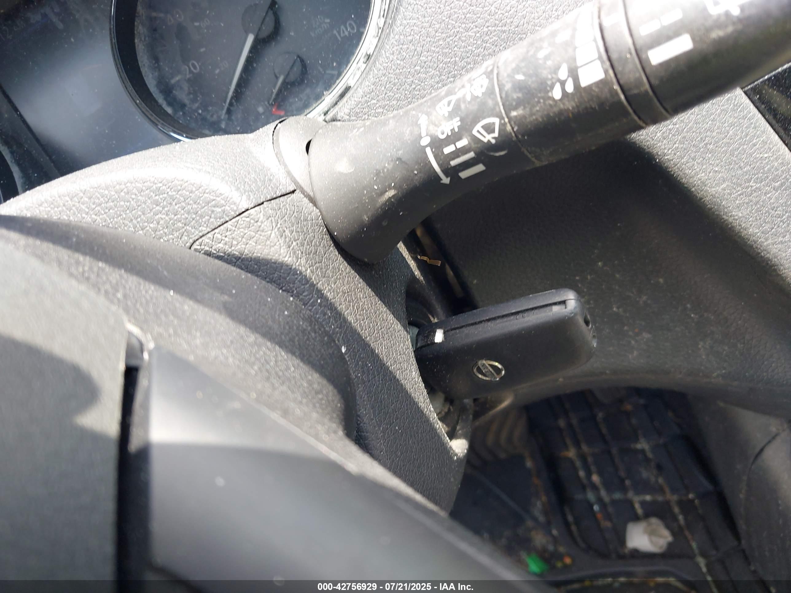 NISSAN ROGUE image 11
