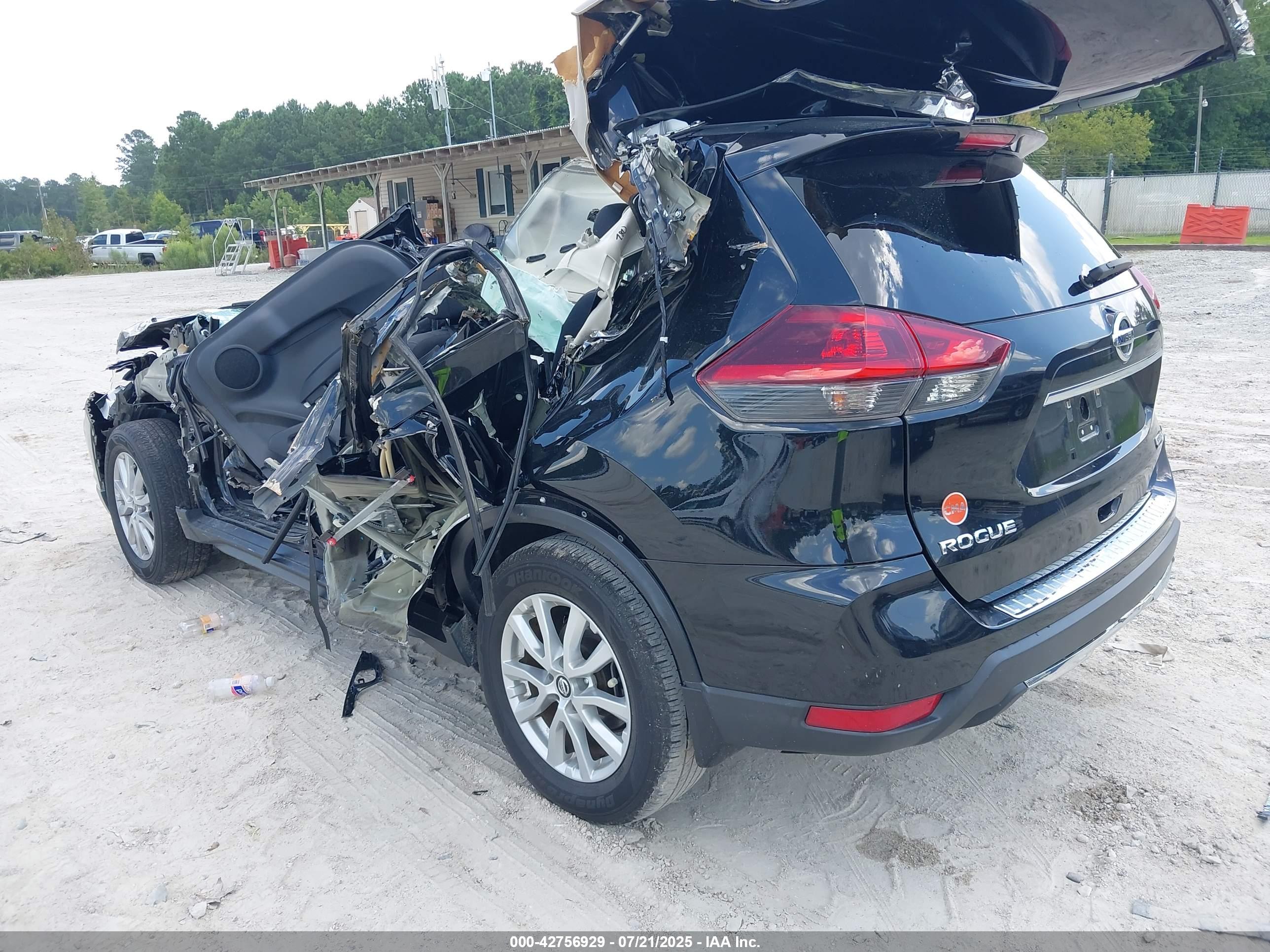 NISSAN ROGUE image 3