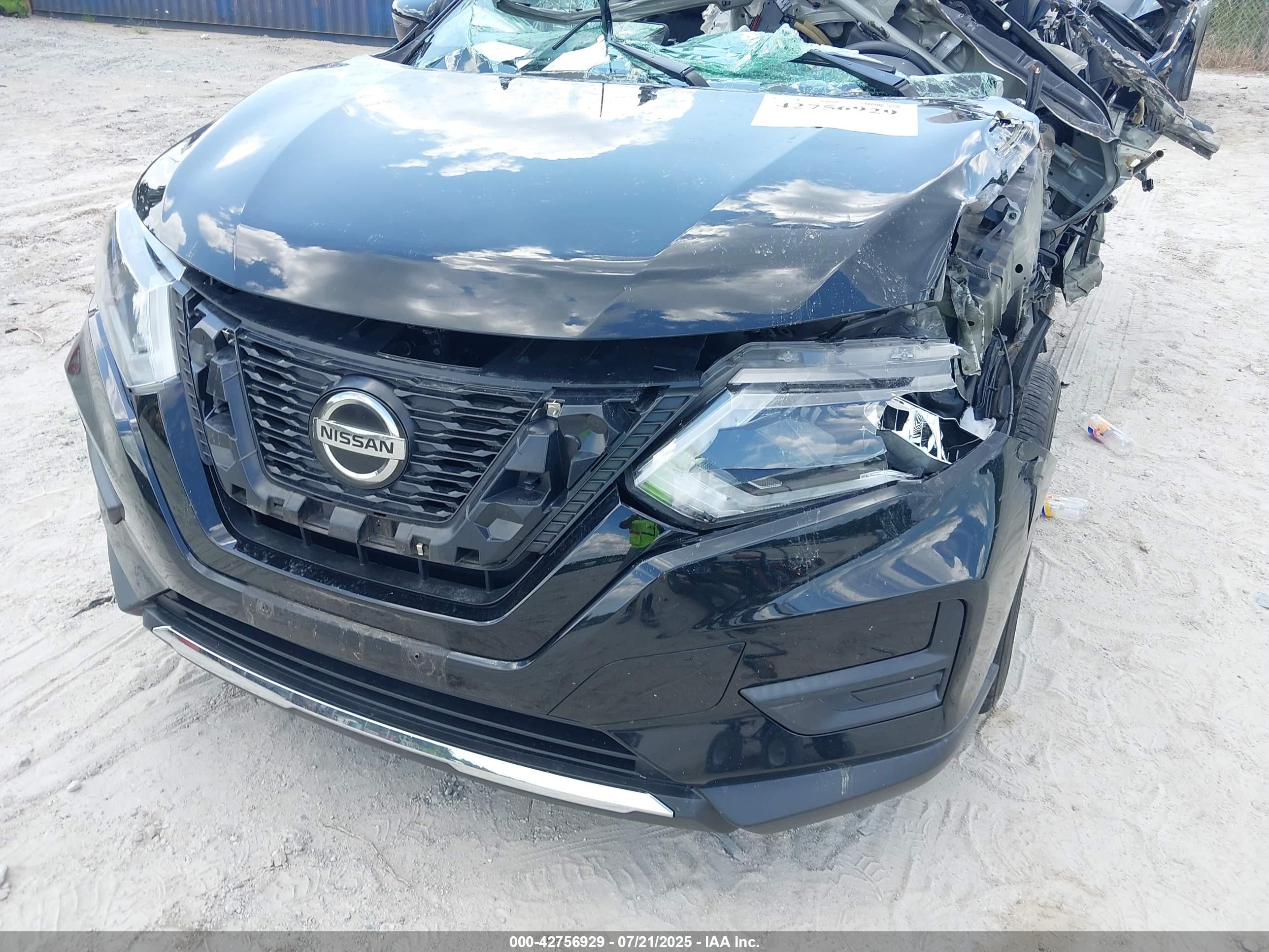 NISSAN ROGUE image 6