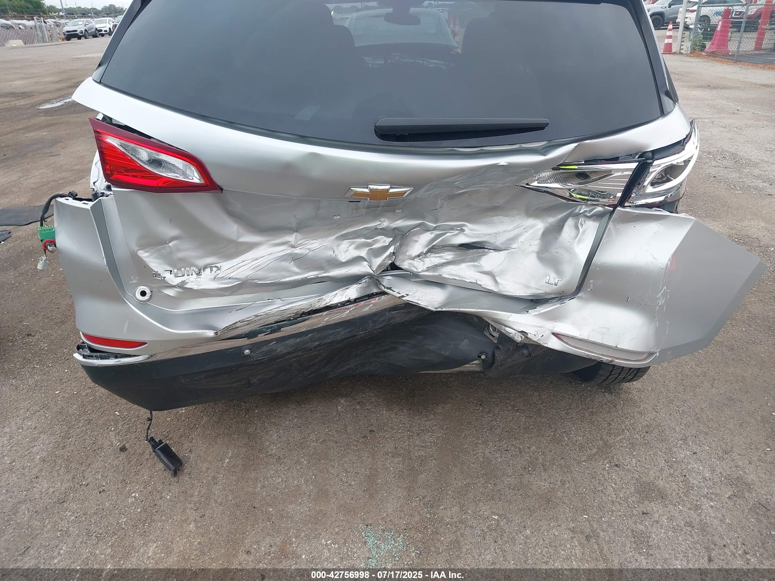 CHEVROLET EQUINOX image 6