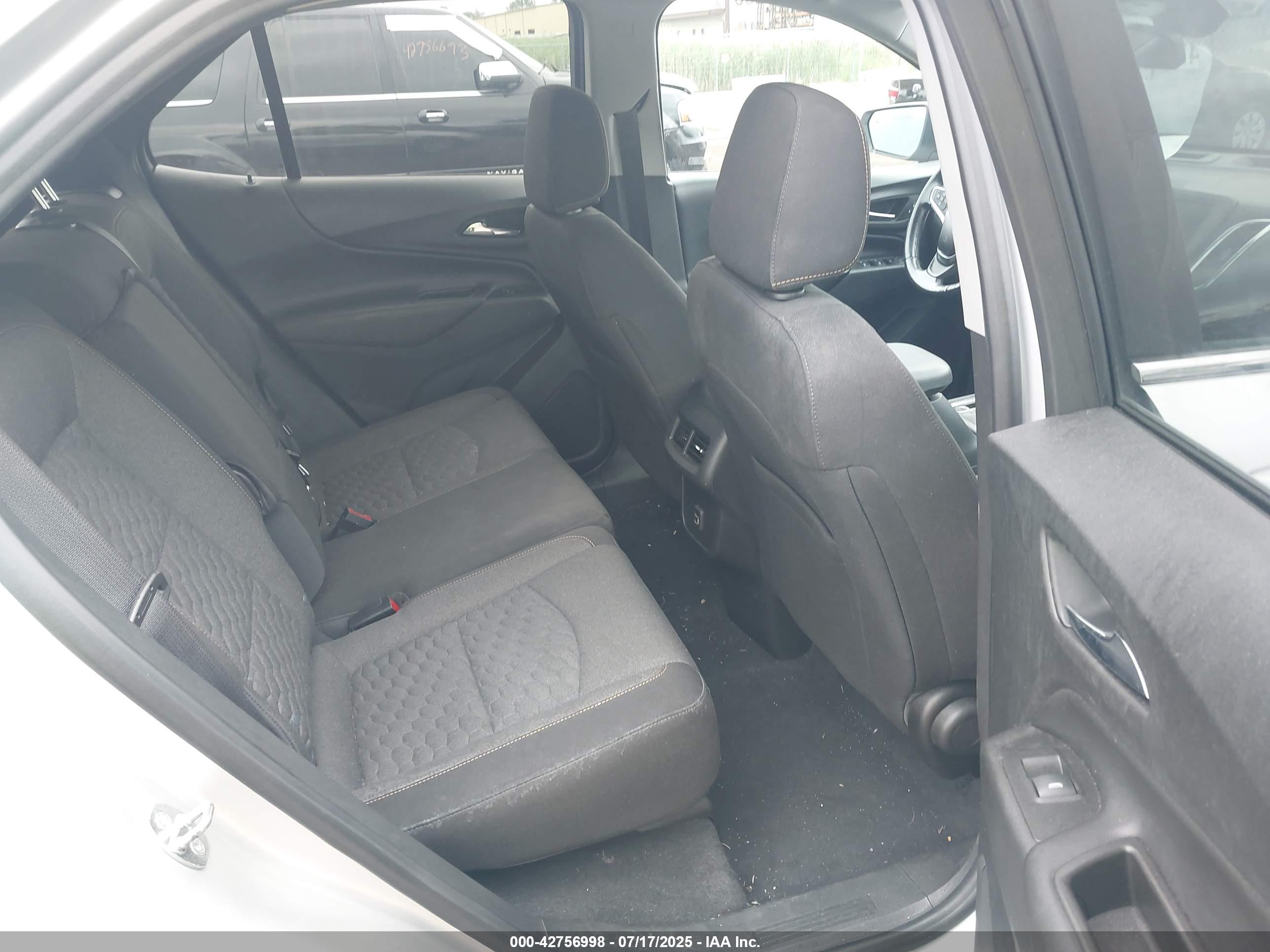 CHEVROLET EQUINOX image 8