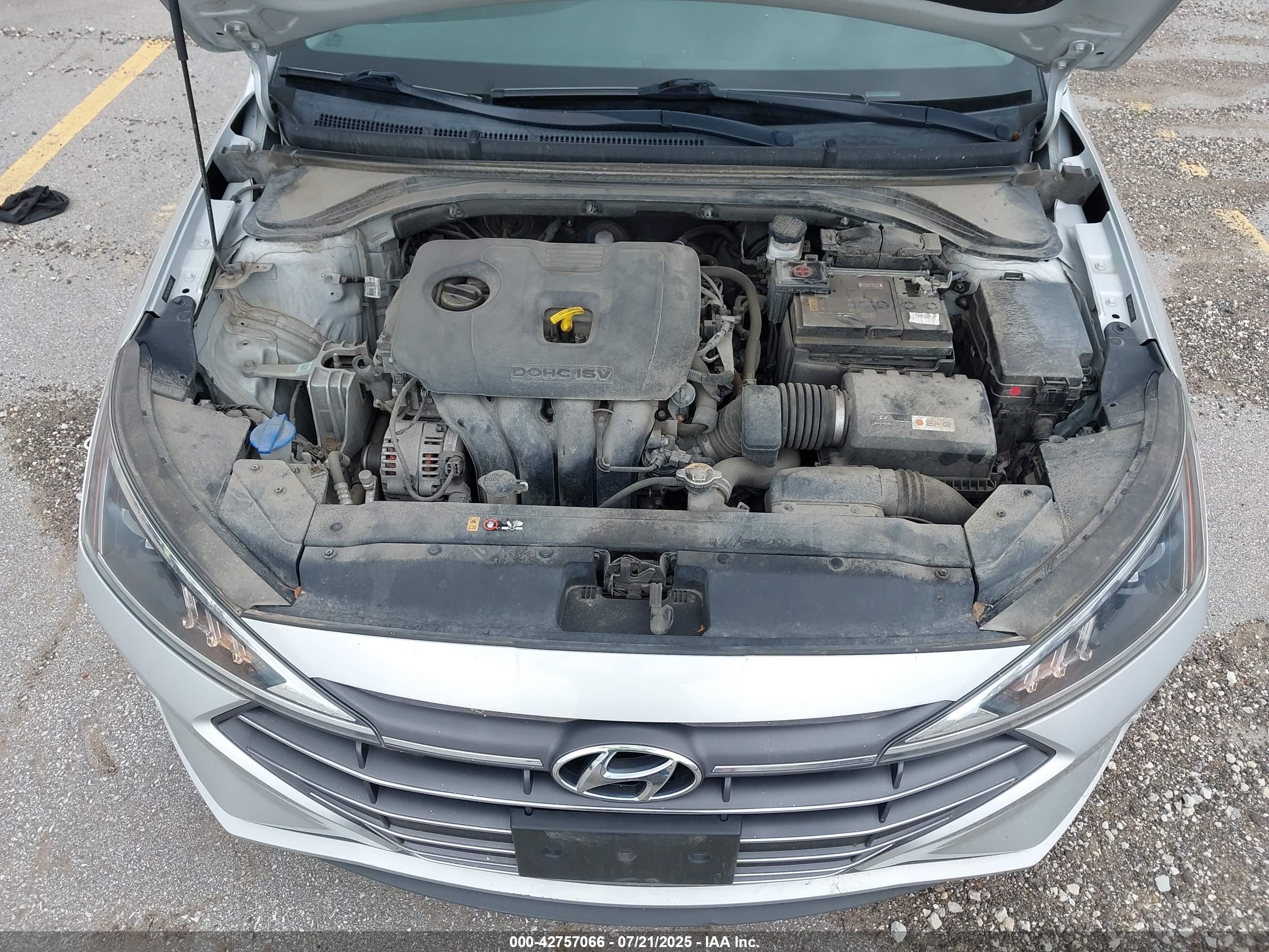 HYUNDAI ELANTRA image 10