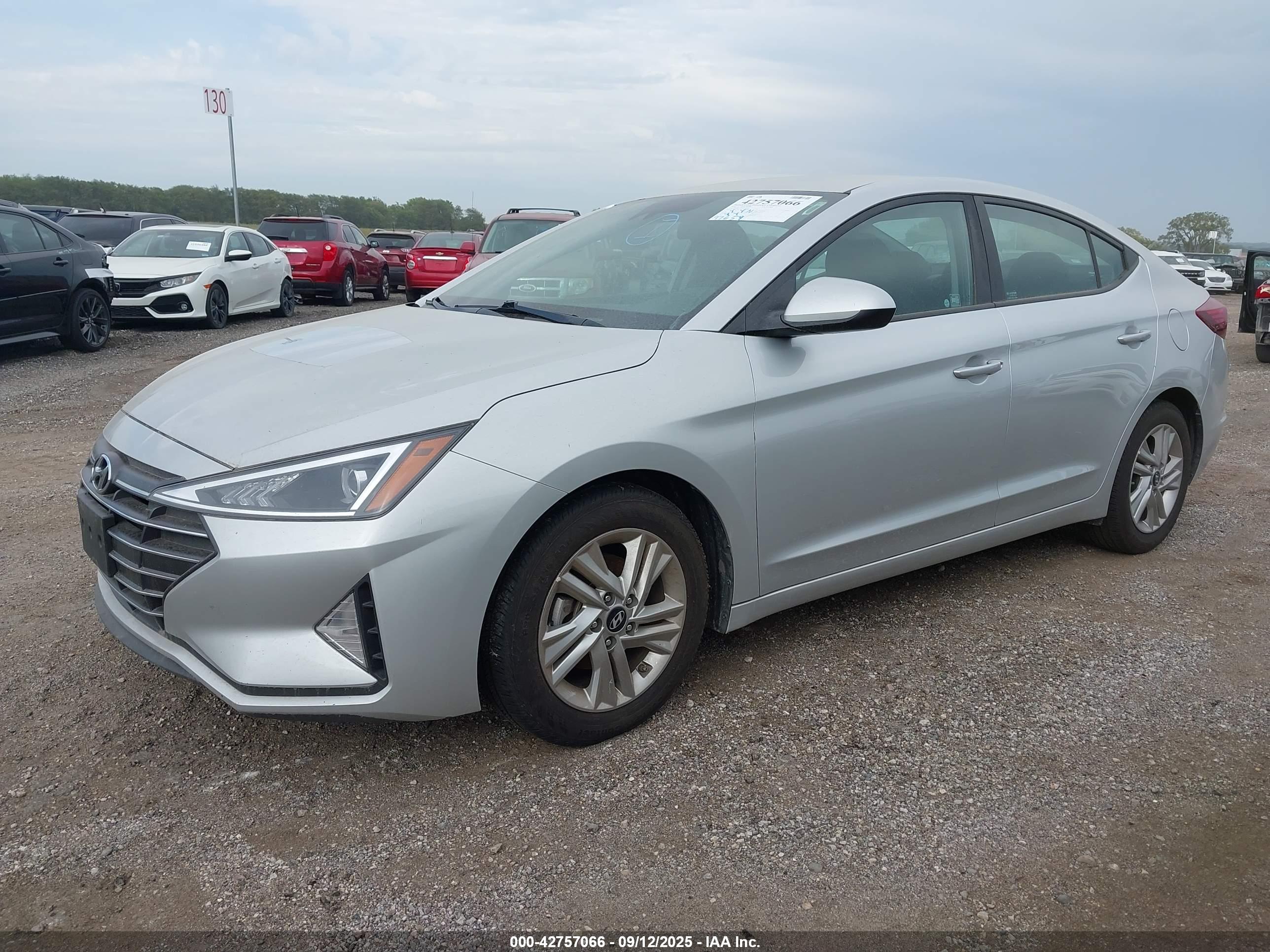 HYUNDAI ELANTRA image 2