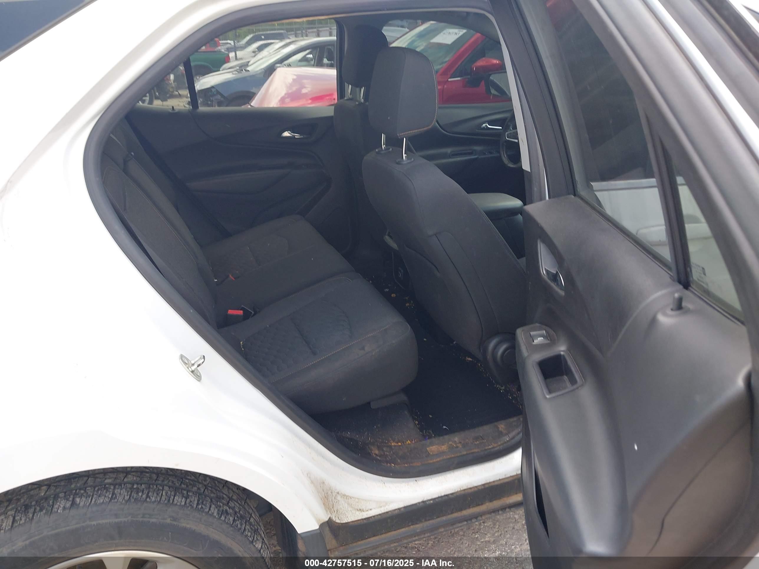 CHEVROLET EQUINOX image 8