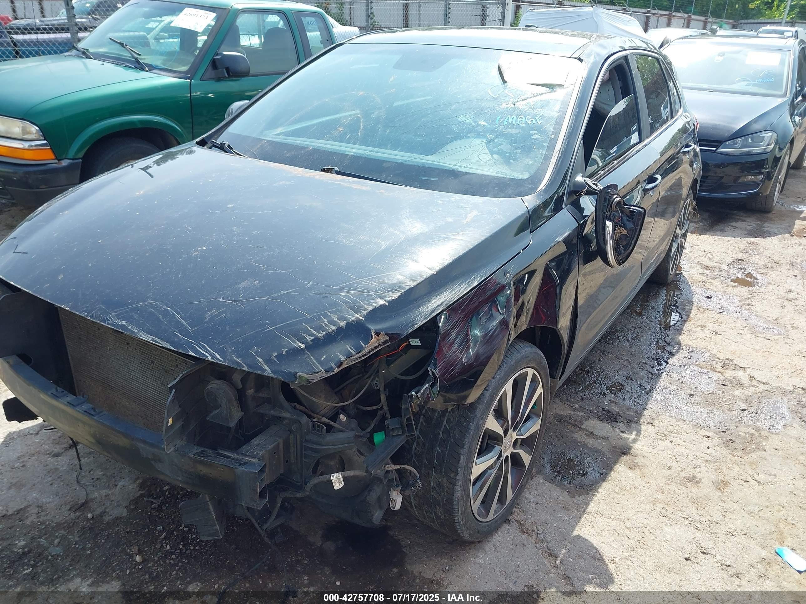 HYUNDAI ELANTRA image 2