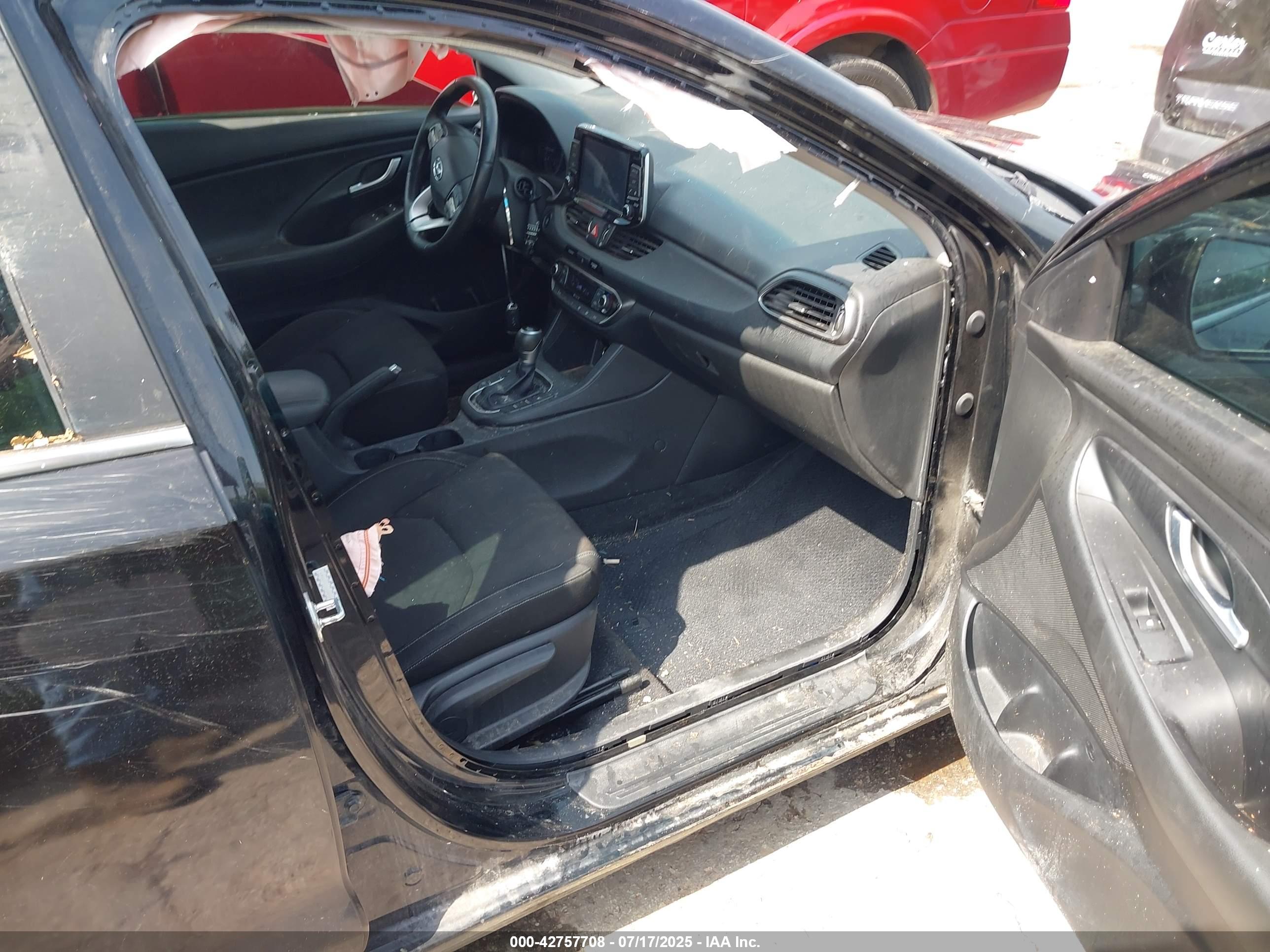 HYUNDAI ELANTRA image 5