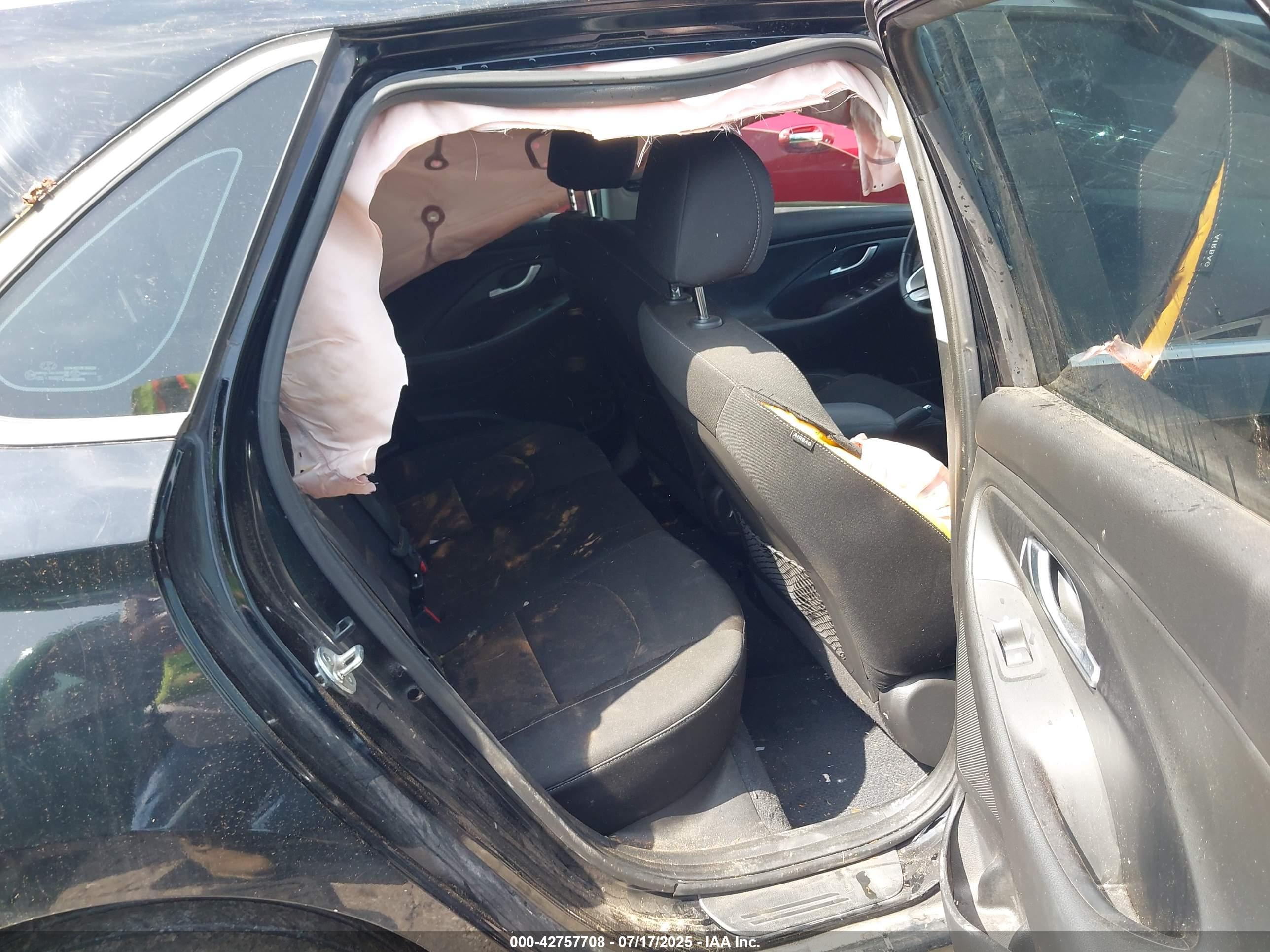 HYUNDAI ELANTRA image 8