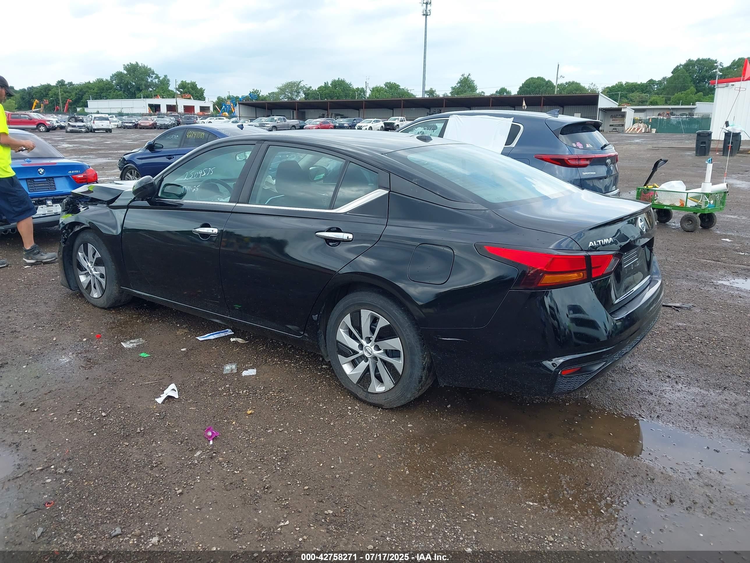 NISSAN ALTIMA image 3