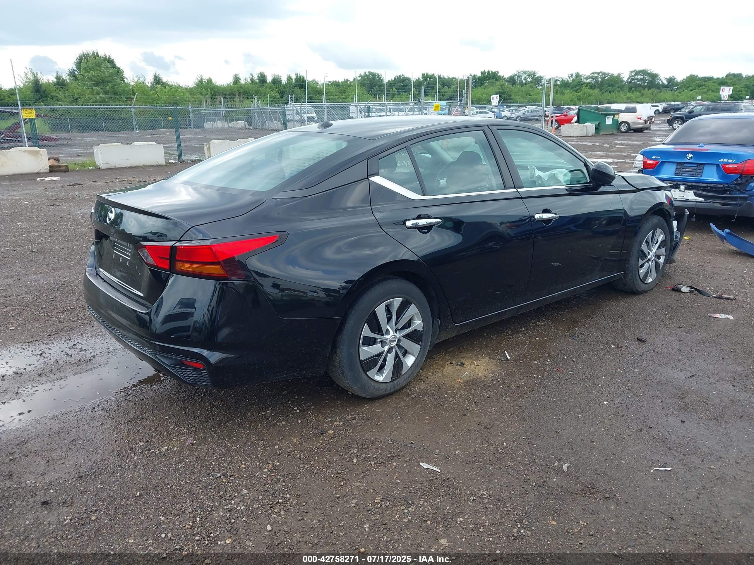 NISSAN ALTIMA image 4
