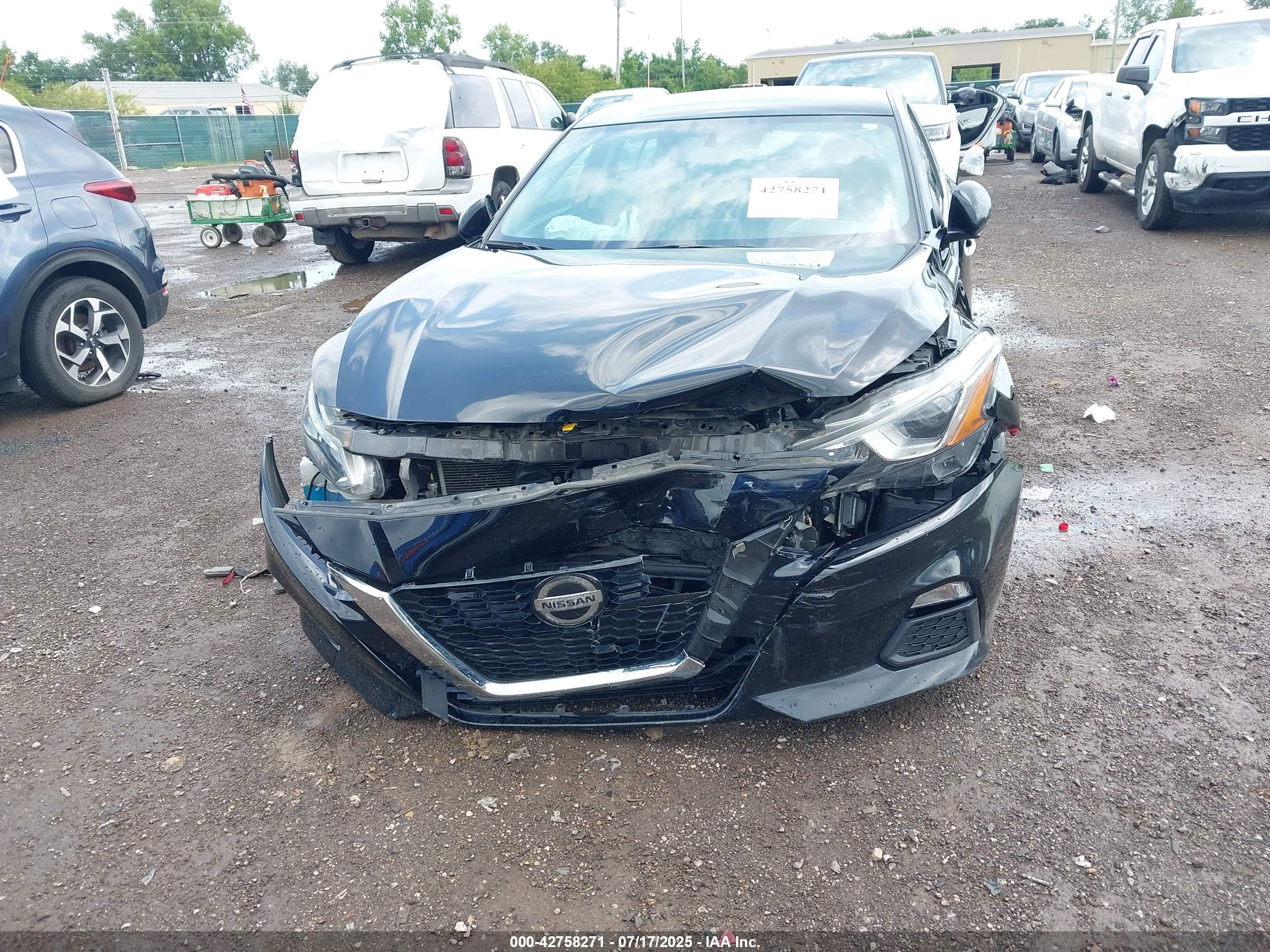 NISSAN ALTIMA image 6