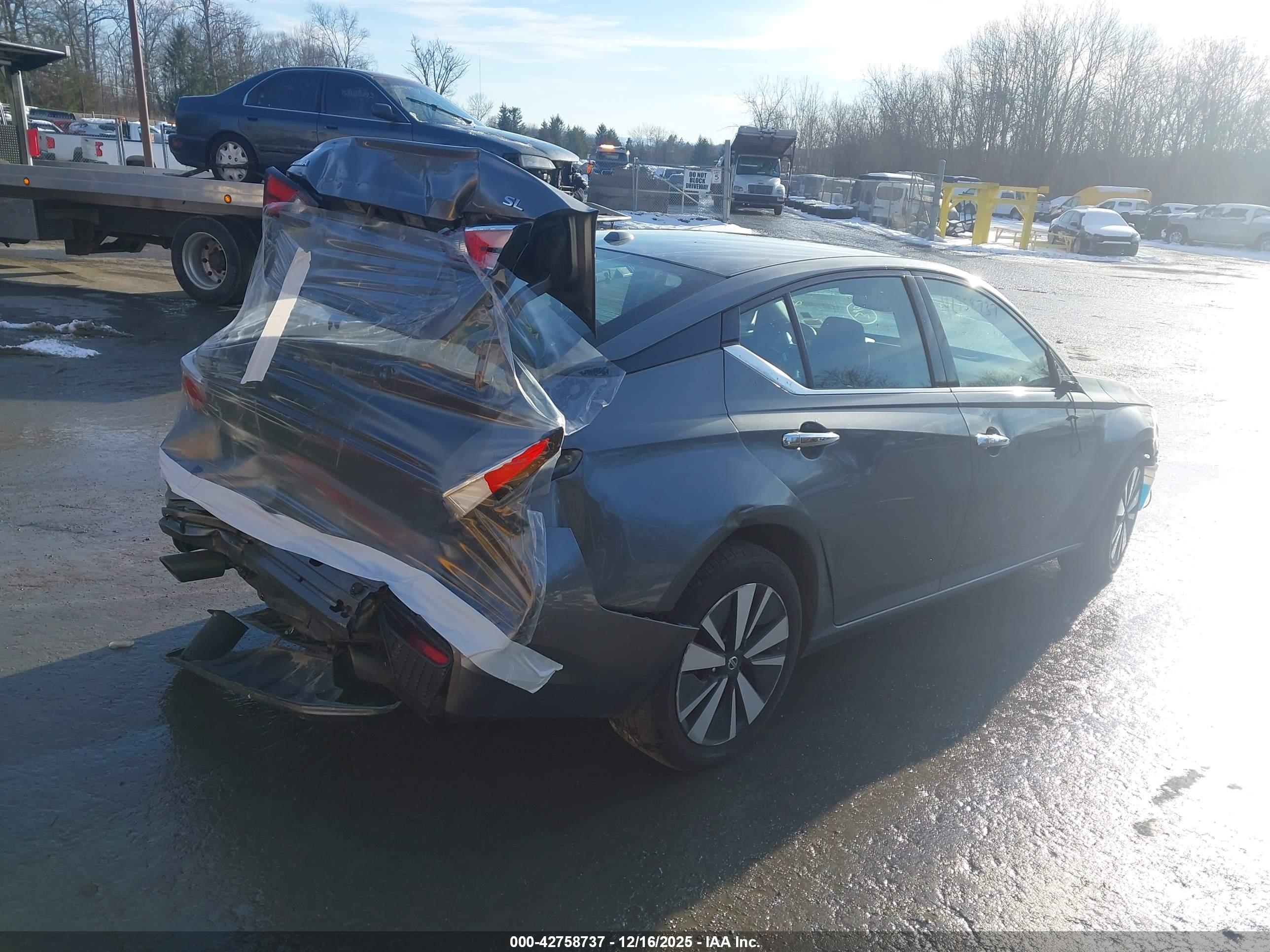 NISSAN ALTIMA image 4