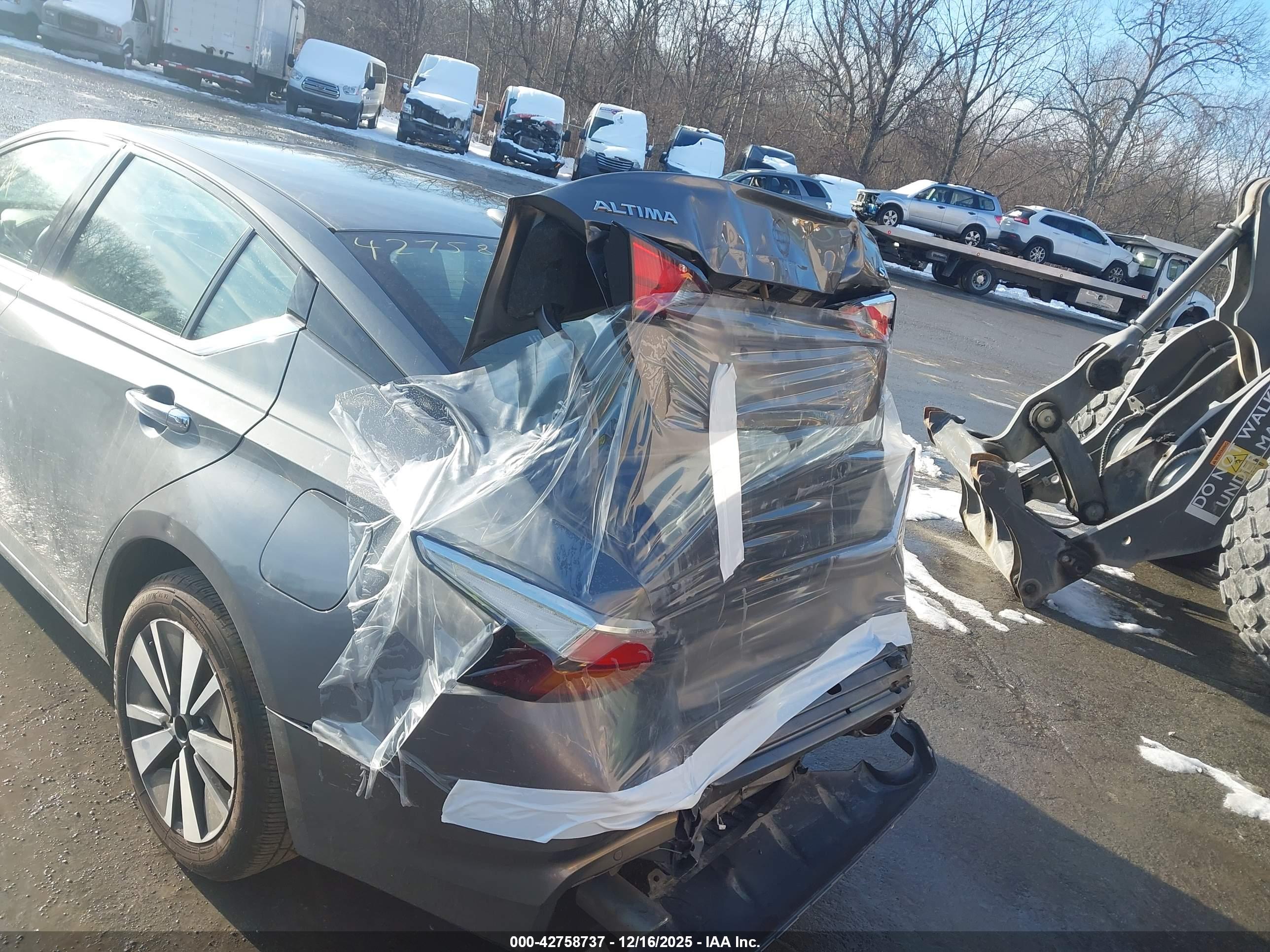 NISSAN ALTIMA image 6