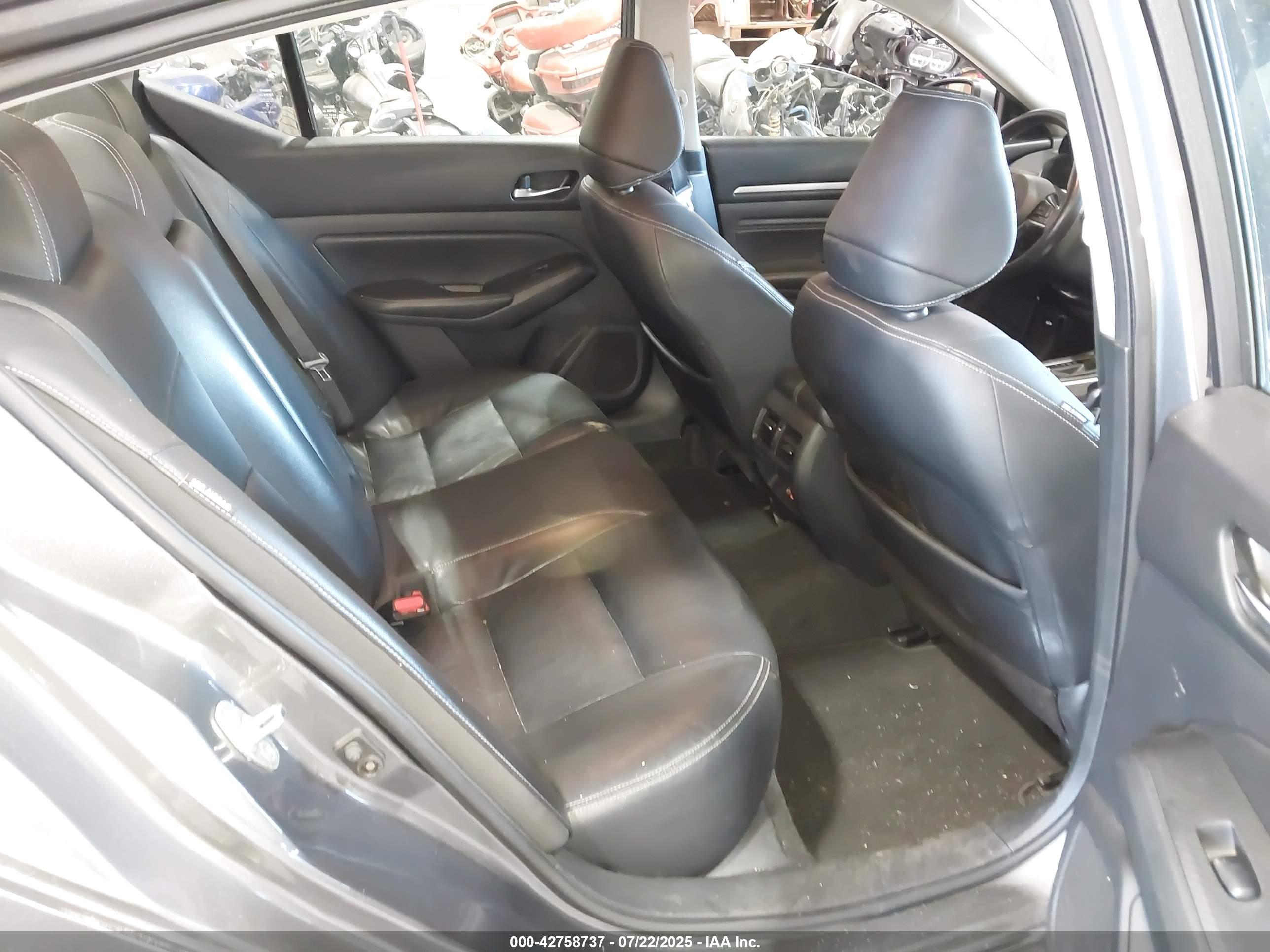 NISSAN ALTIMA image 8