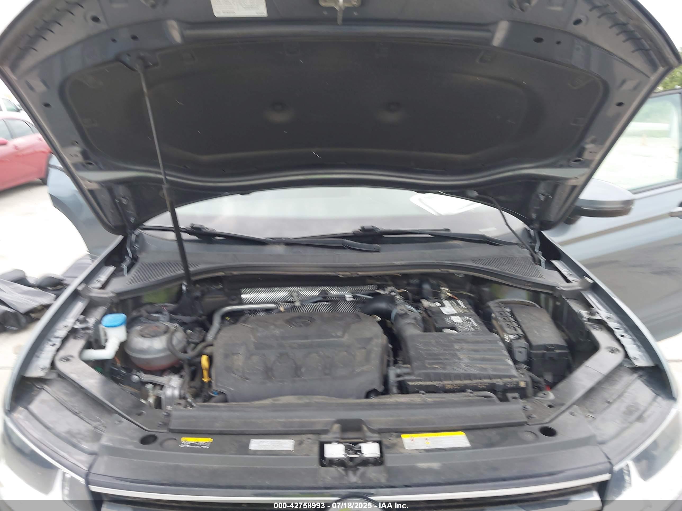 VOLKSWAGEN TIGUAN image 10