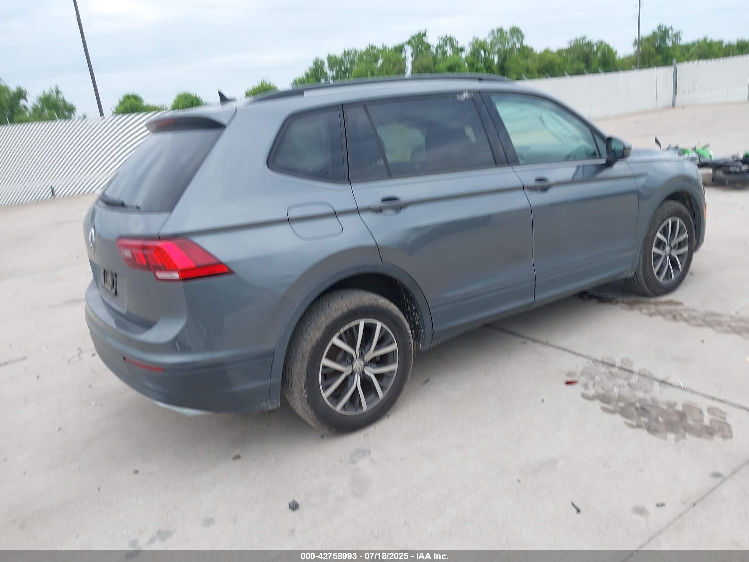 VOLKSWAGEN TIGUAN image 4