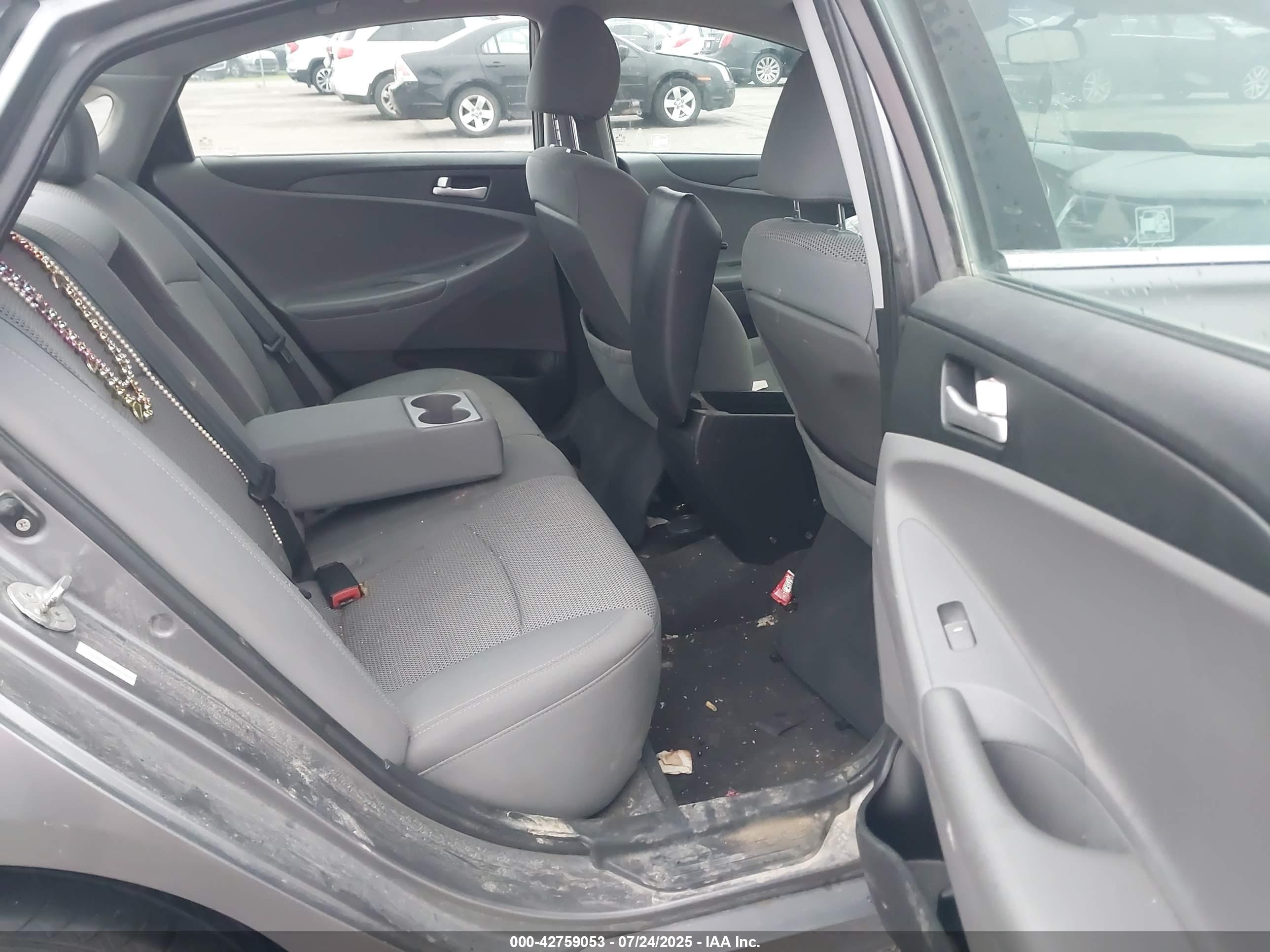 HYUNDAI SONATA image 8