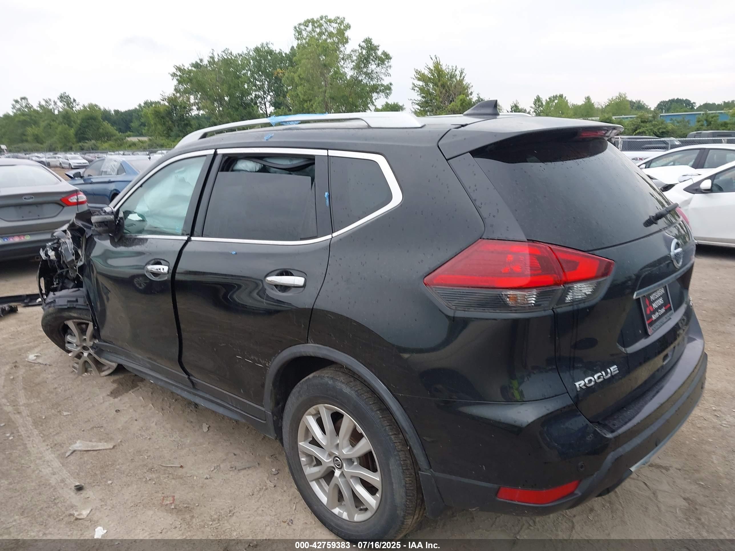 NISSAN ROGUE image 3