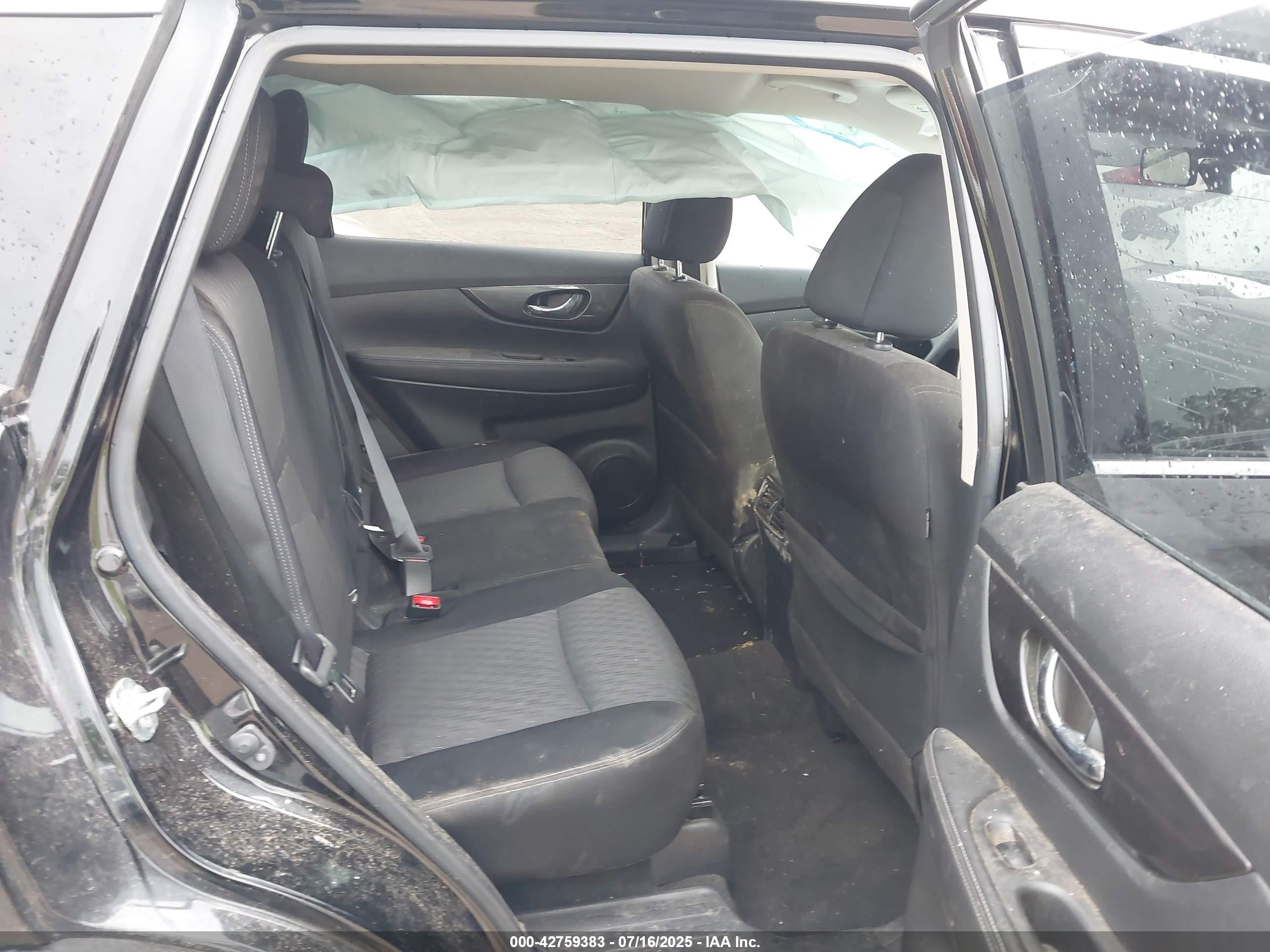 NISSAN ROGUE image 8