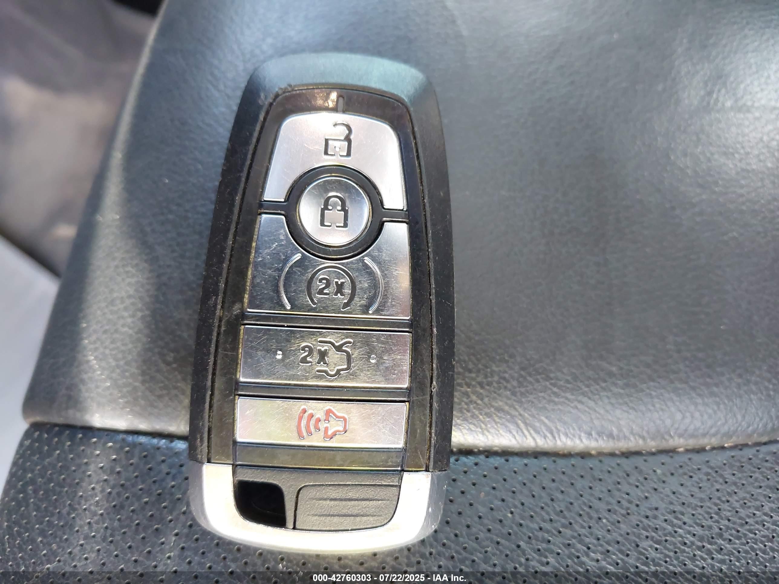 FORD FUSION image 11