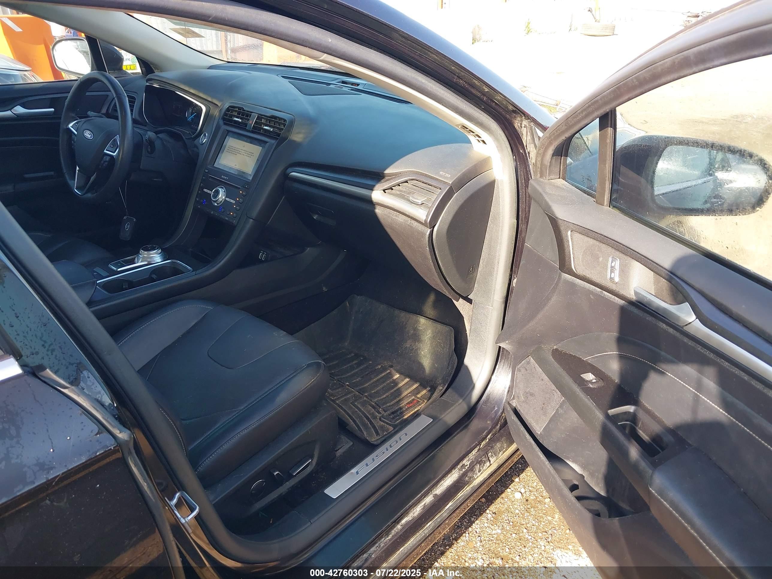 FORD FUSION image 5