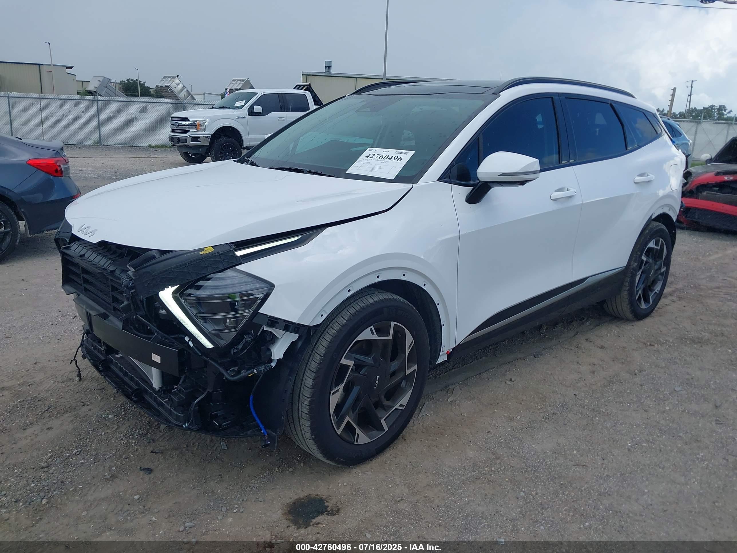 KIA SPORTAGE image 2