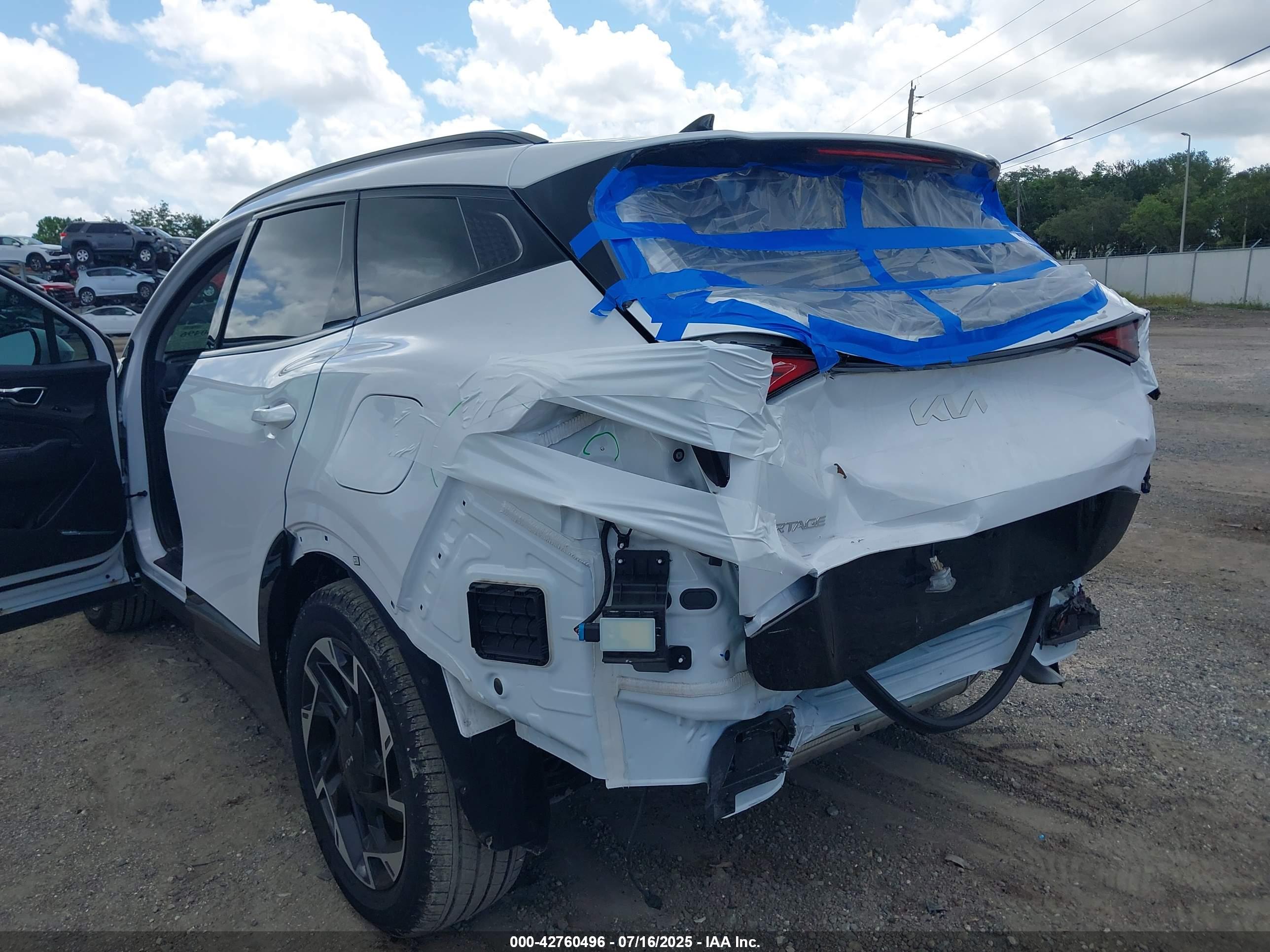 KIA SPORTAGE image 6