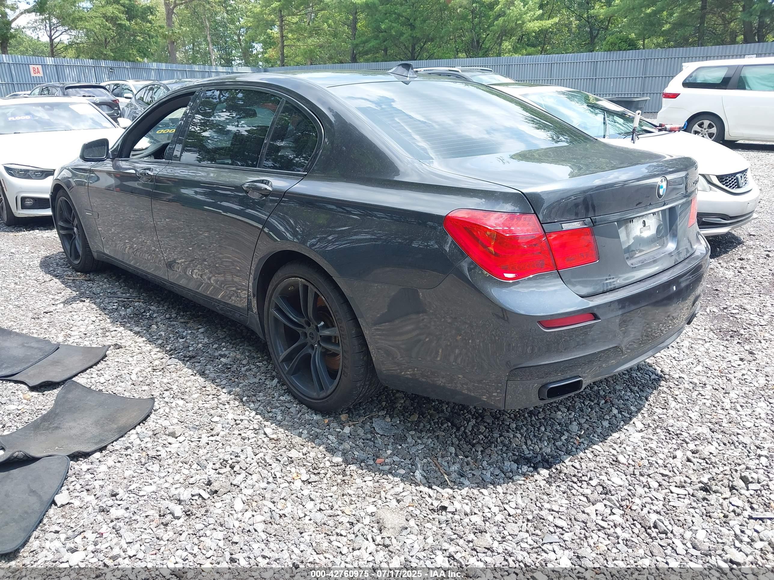 BMW 750LI image 3