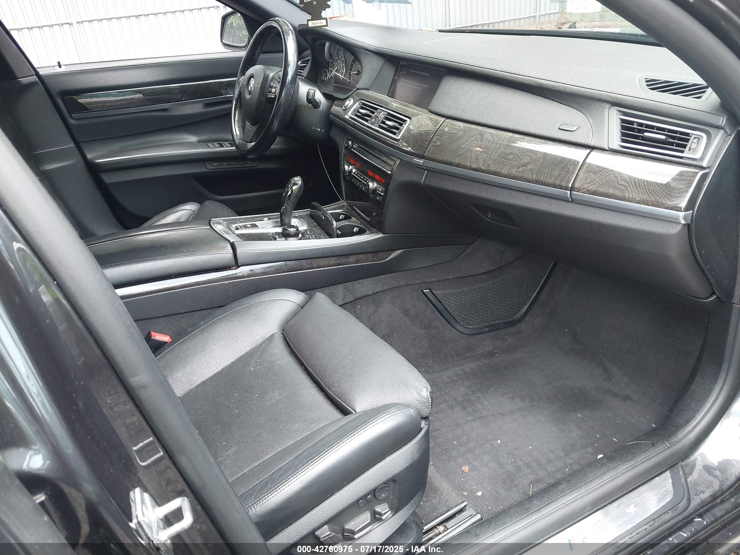BMW 750LI image 5
