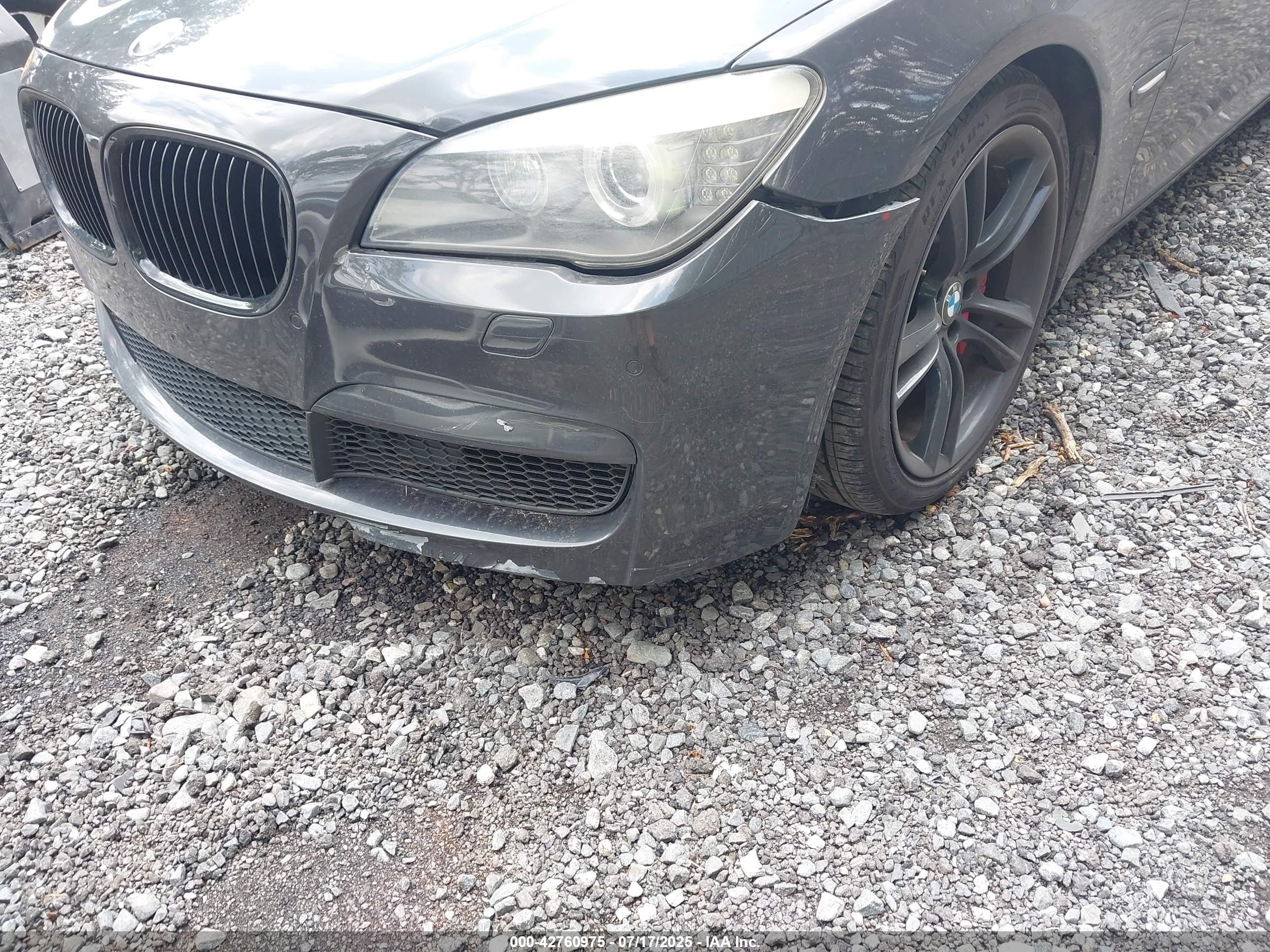 BMW 750LI image 6