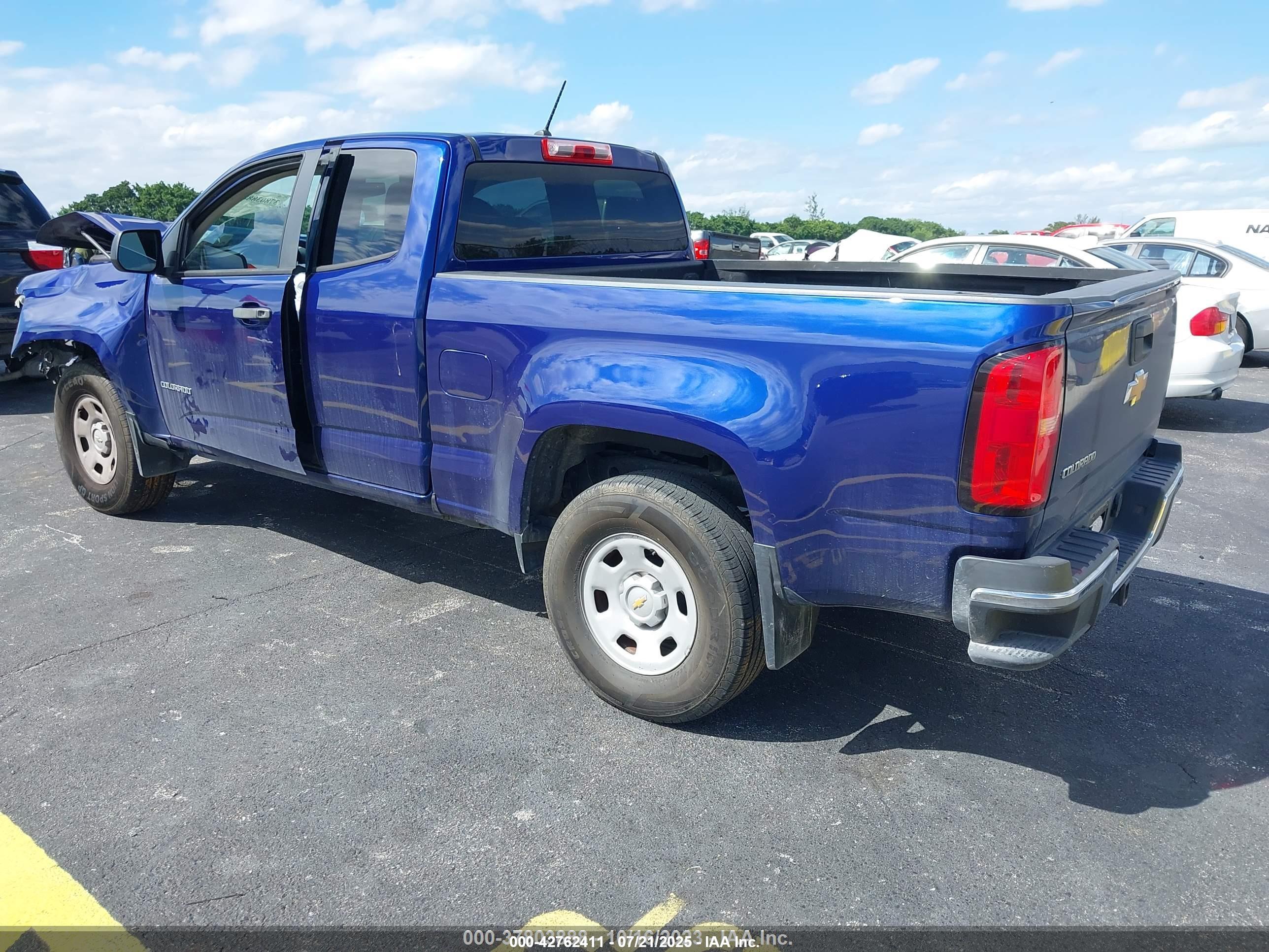 CHEVROLET COLORADO image 3