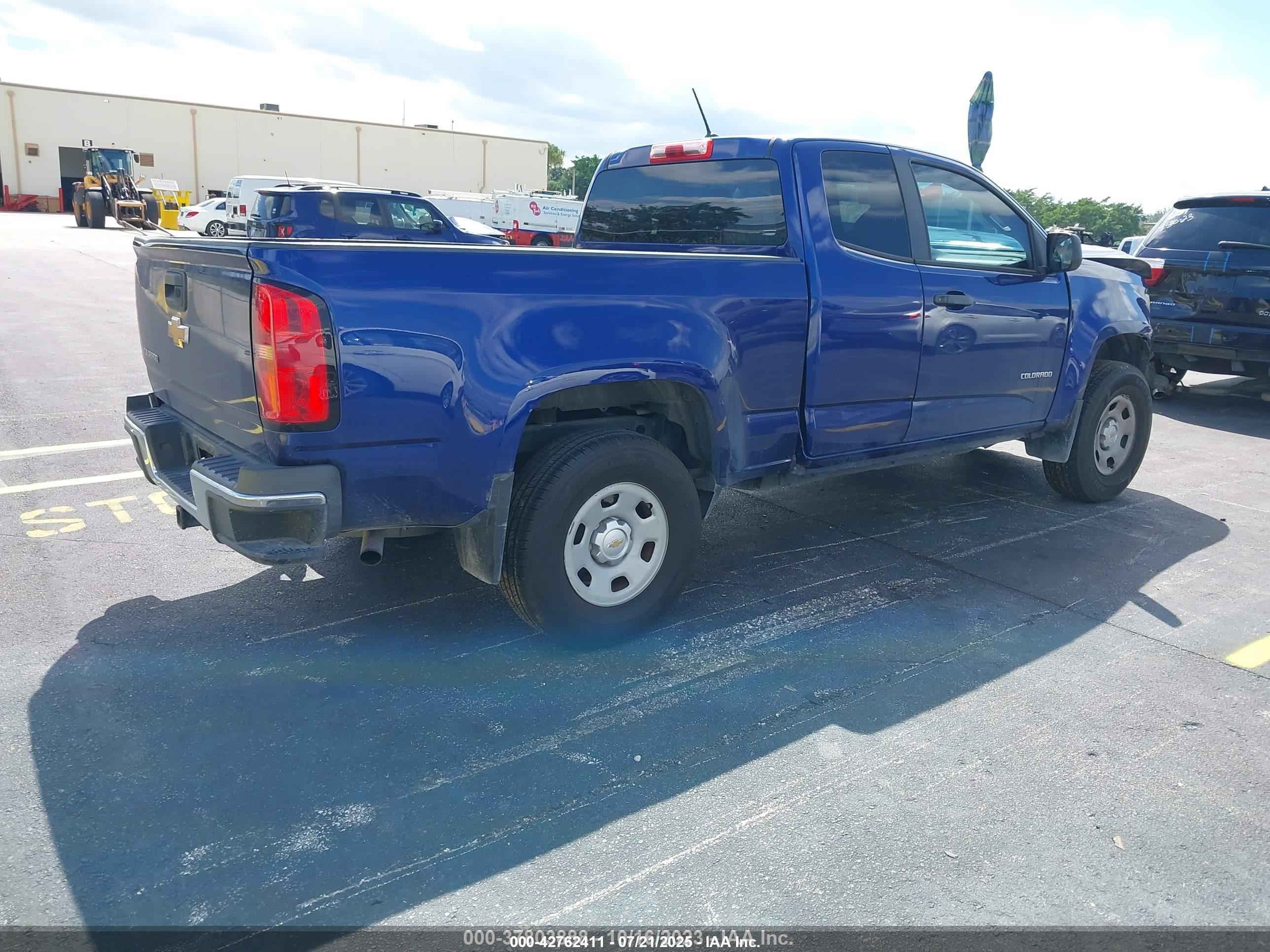 CHEVROLET COLORADO image 4