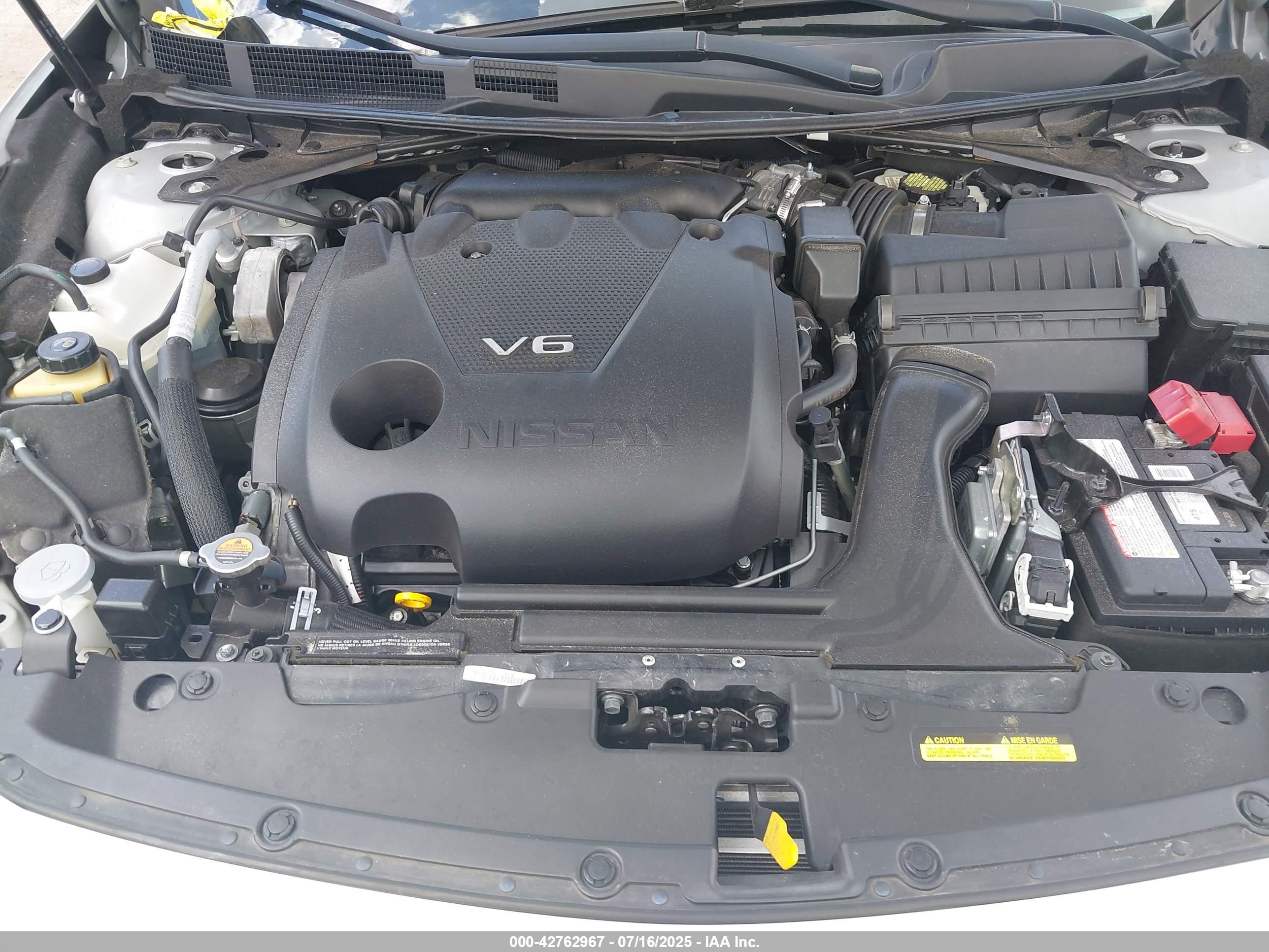NISSAN MAXIMA image 10