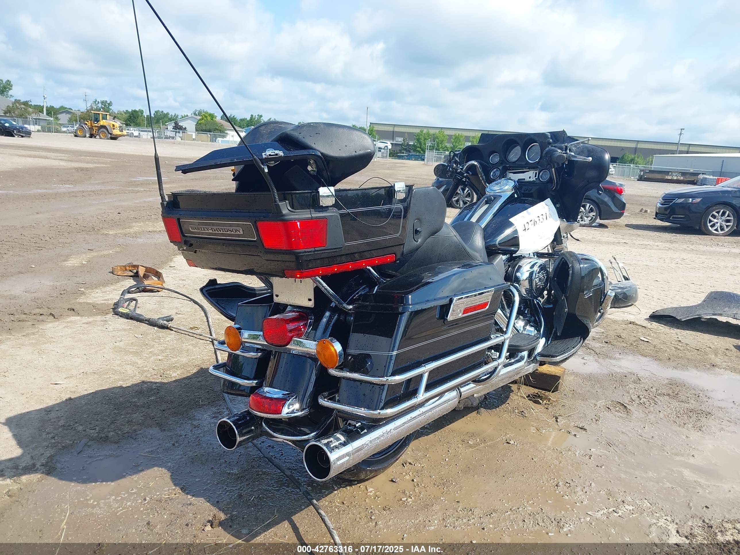 HARLEY-DAVIDSON FLHTCU image 4