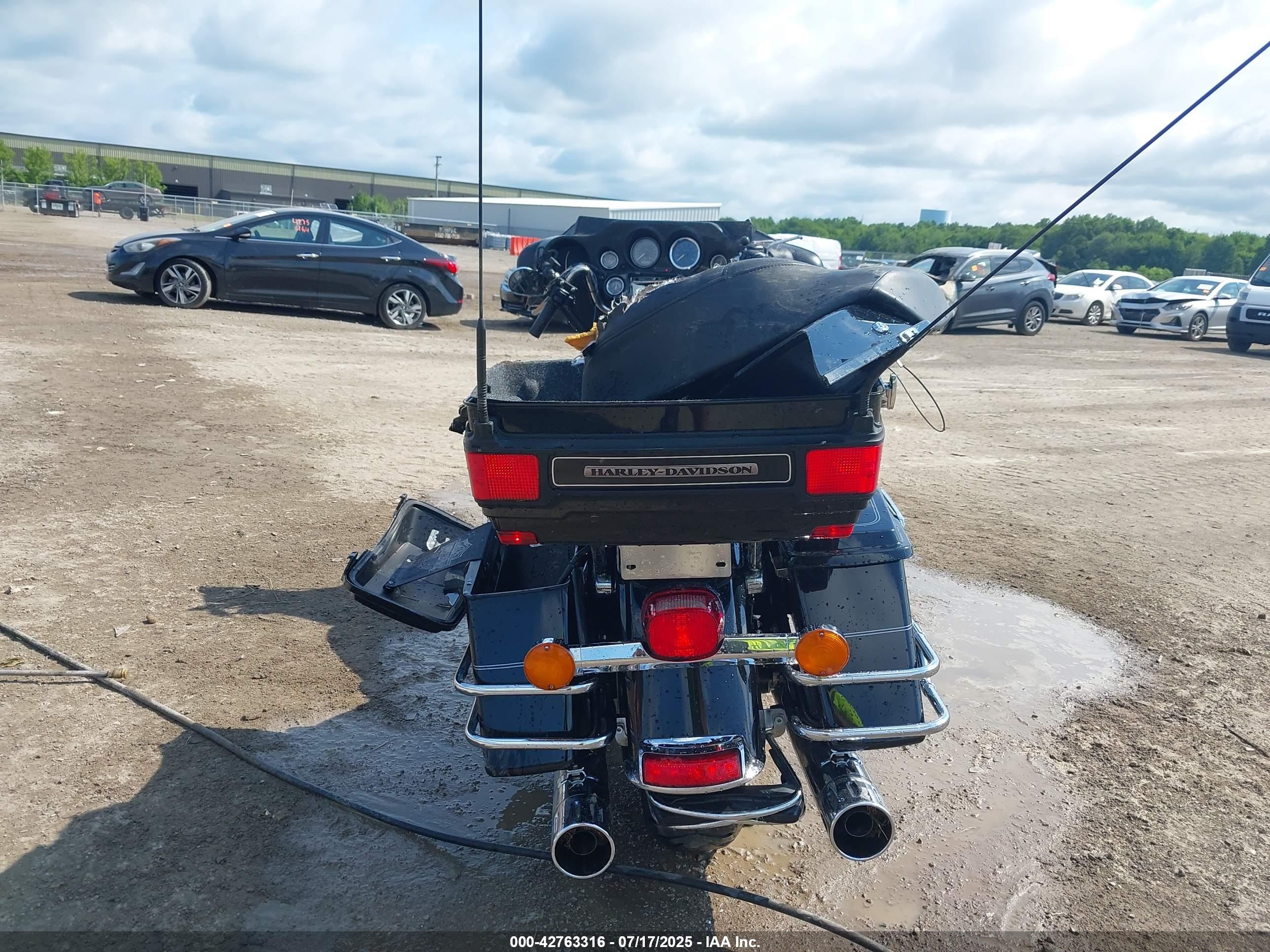HARLEY-DAVIDSON FLHTCU image 6