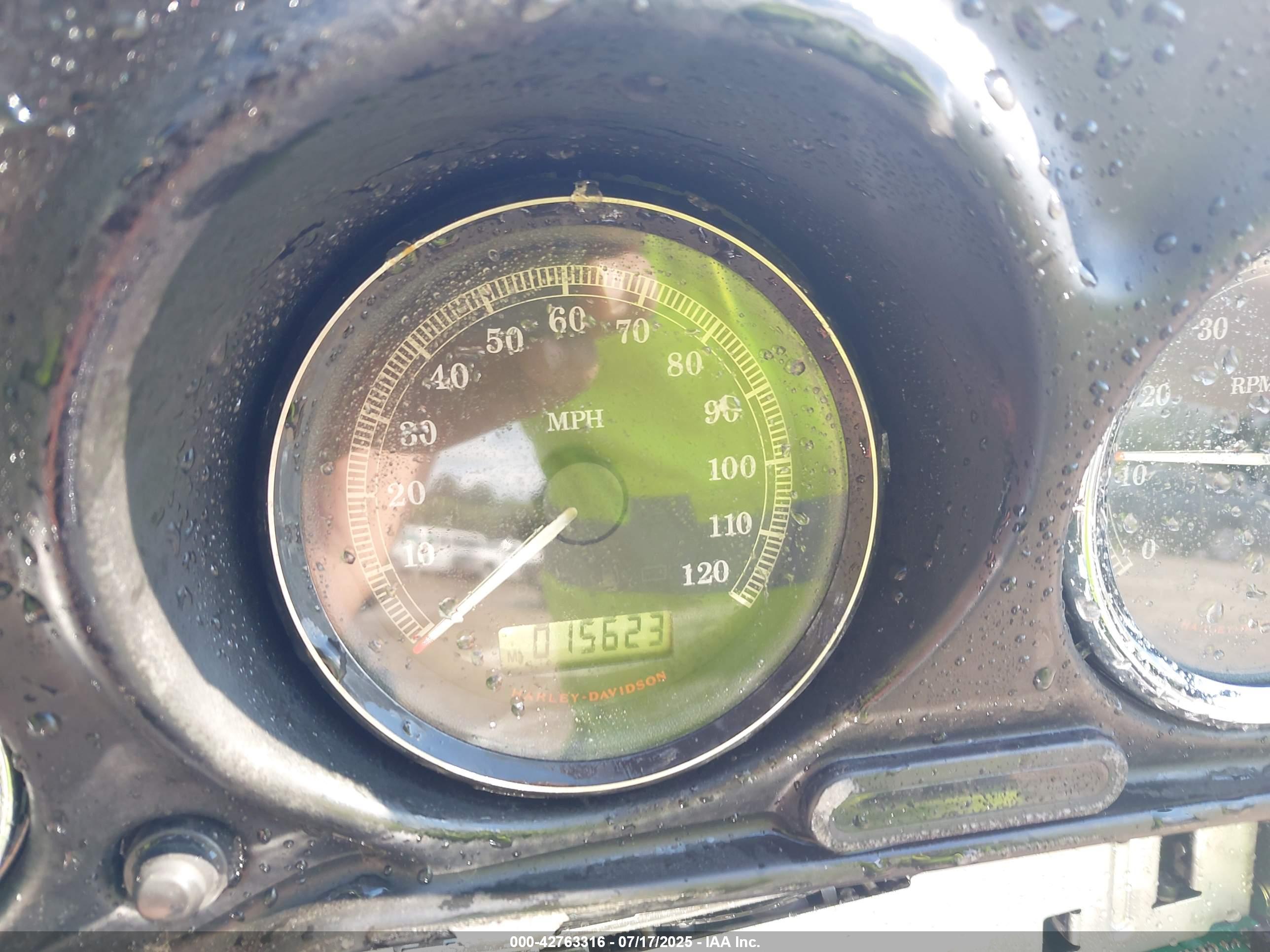 HARLEY-DAVIDSON FLHTCU image 7