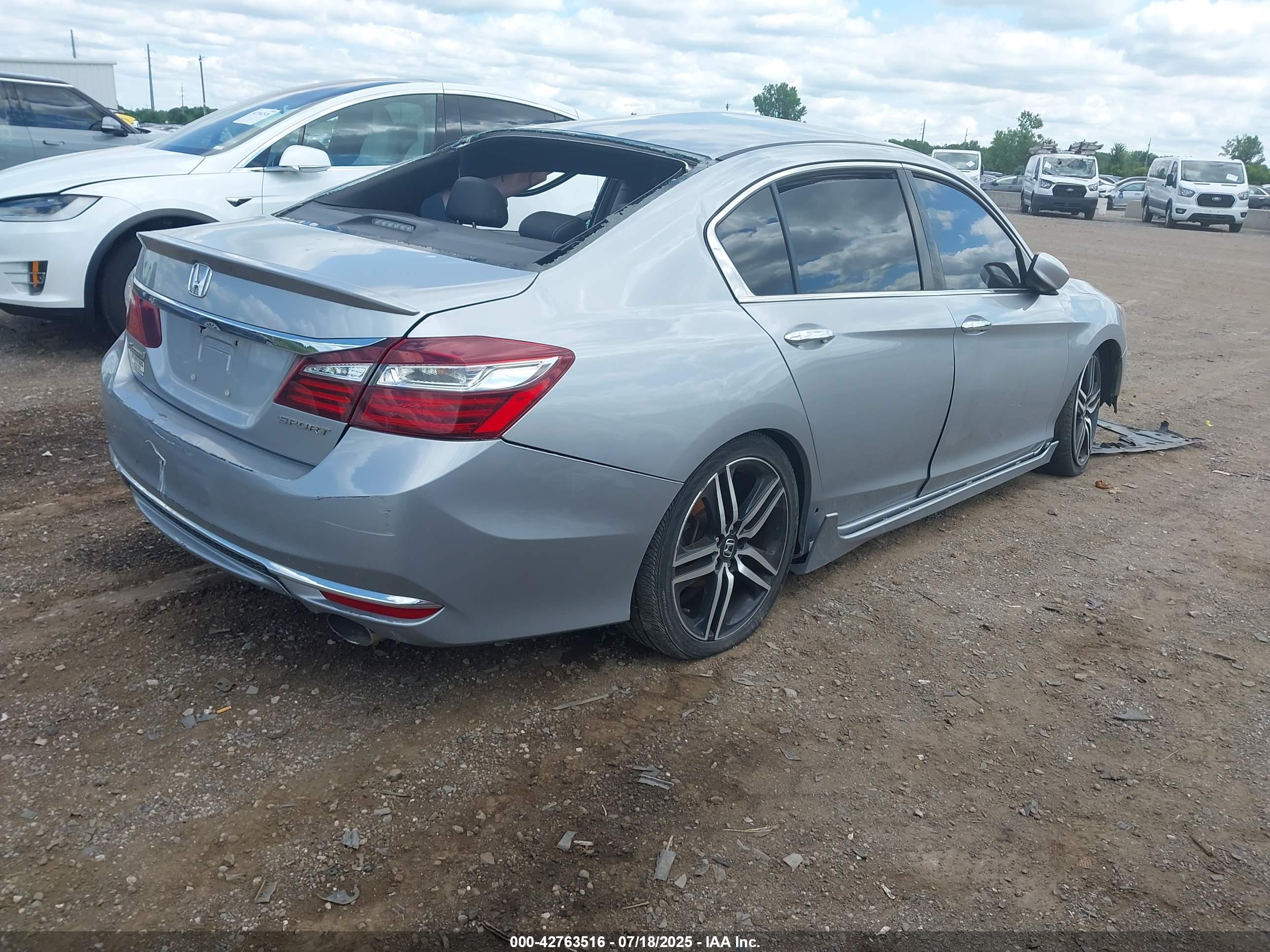 HONDA ACCORD image 4