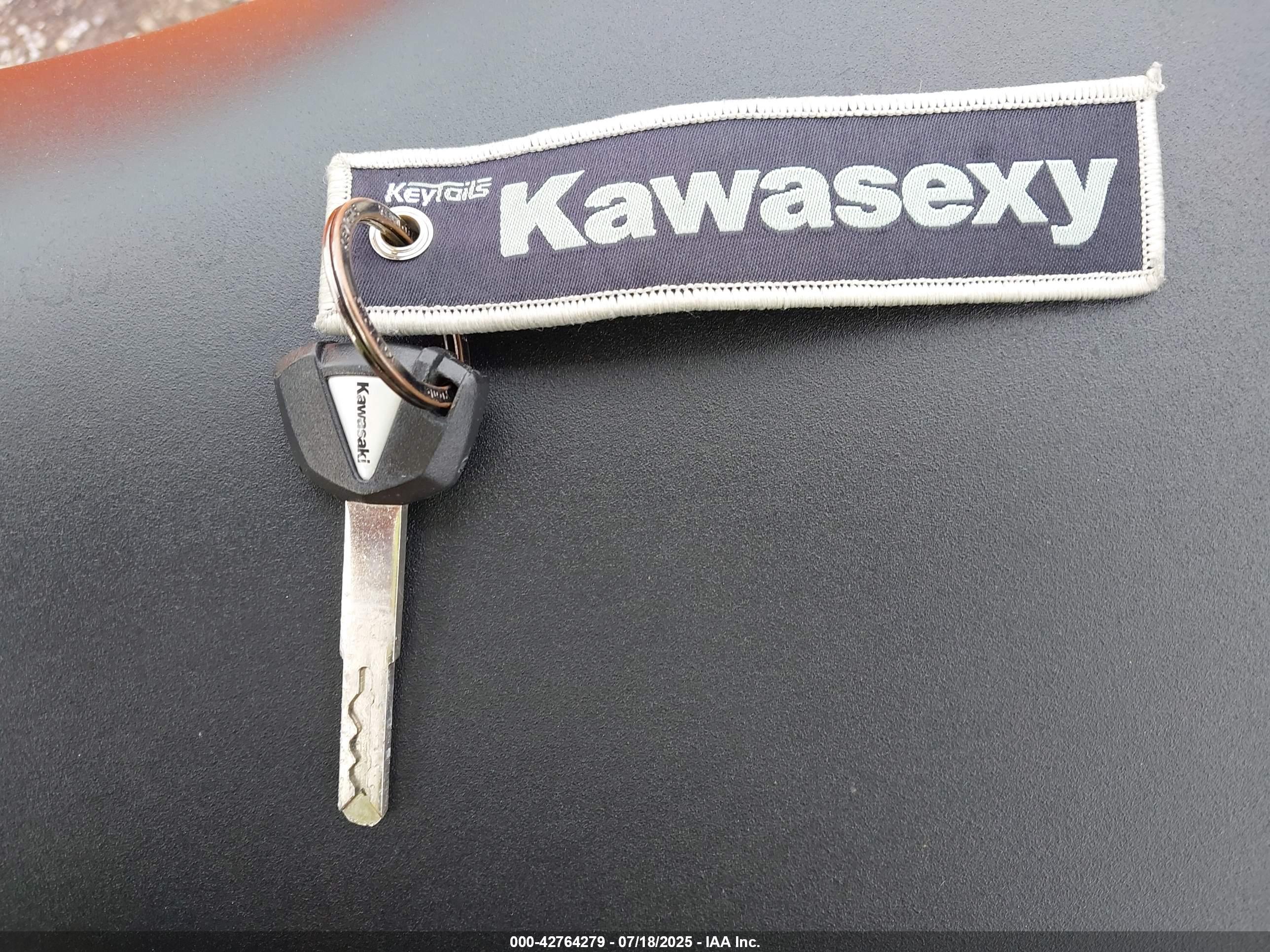 KAWASAKI EX650 image 11