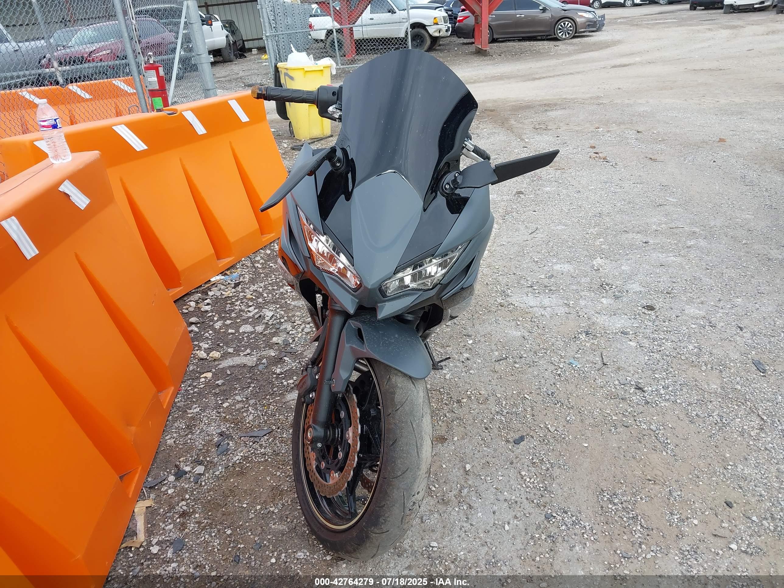 KAWASAKI EX650 image 5