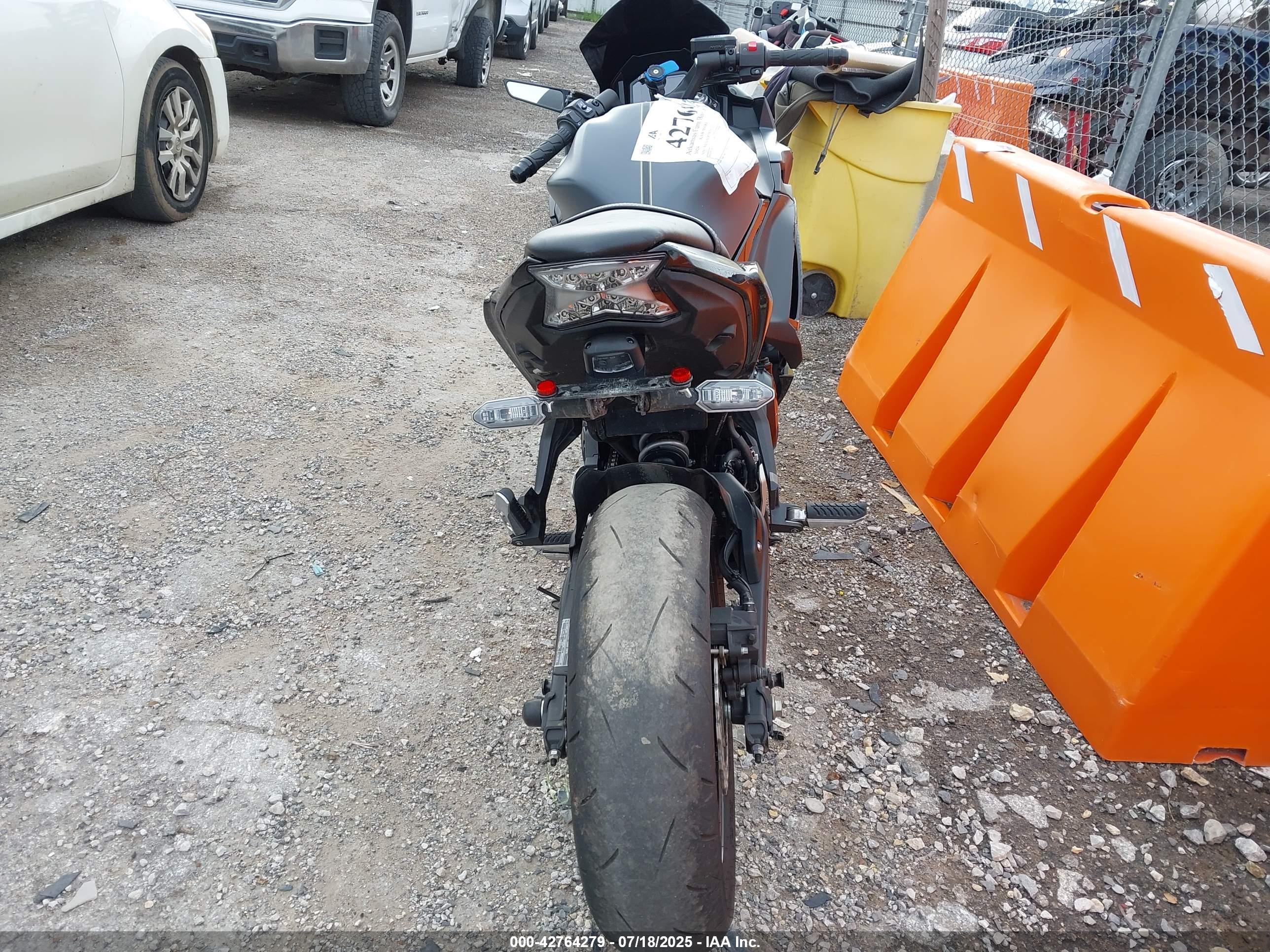 KAWASAKI EX650 image 6