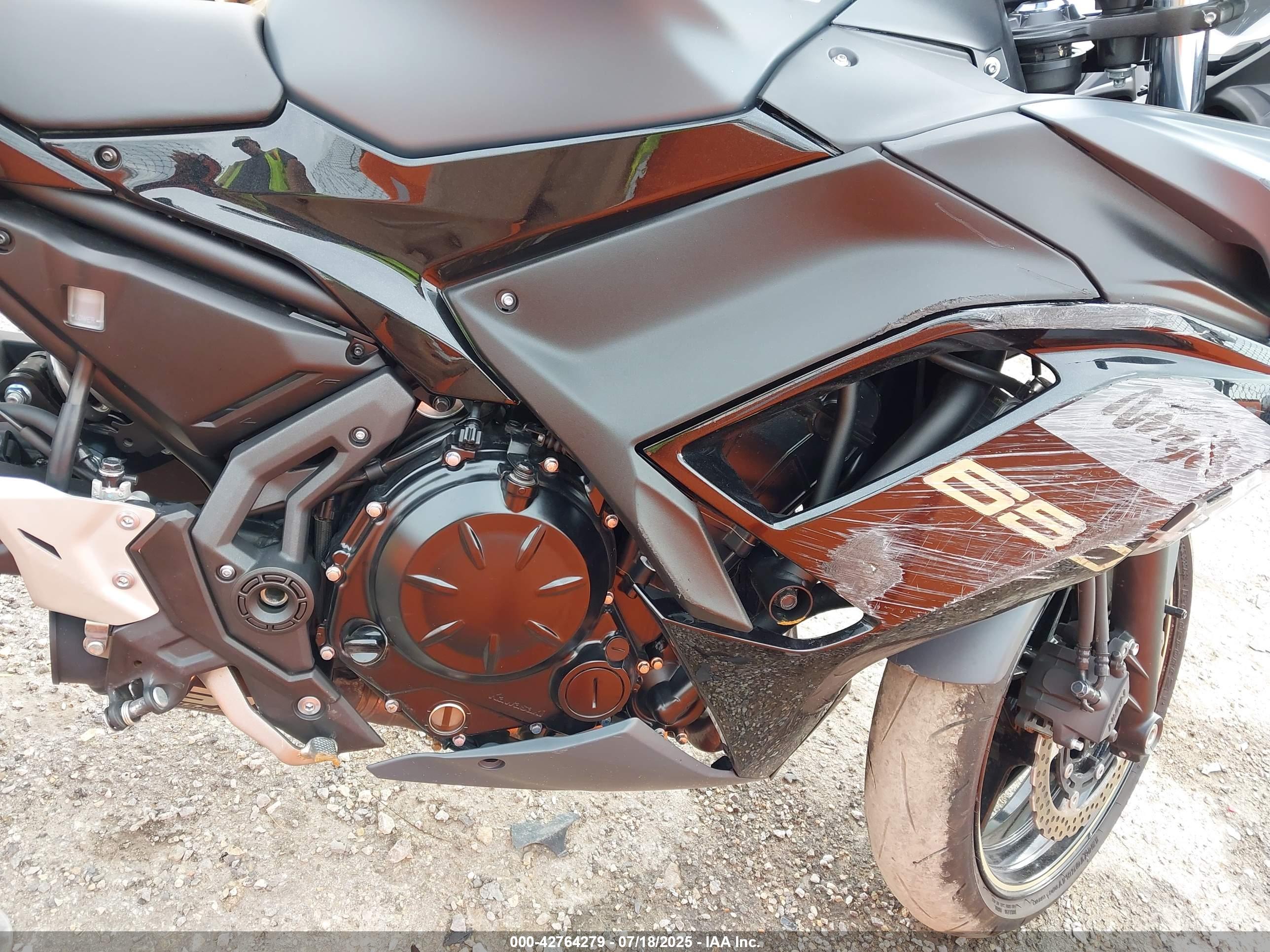 KAWASAKI EX650 image 8