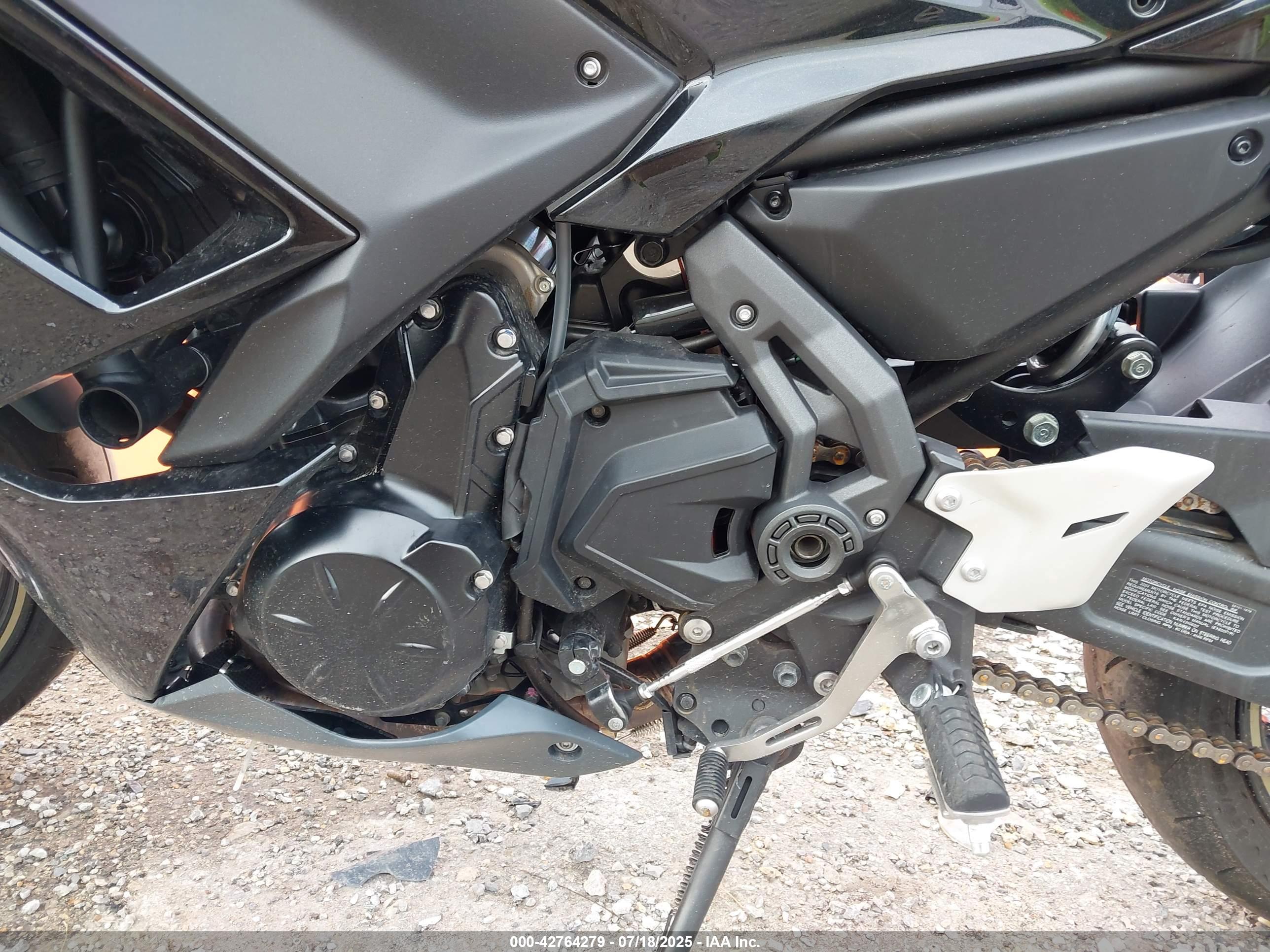 KAWASAKI EX650 image 9