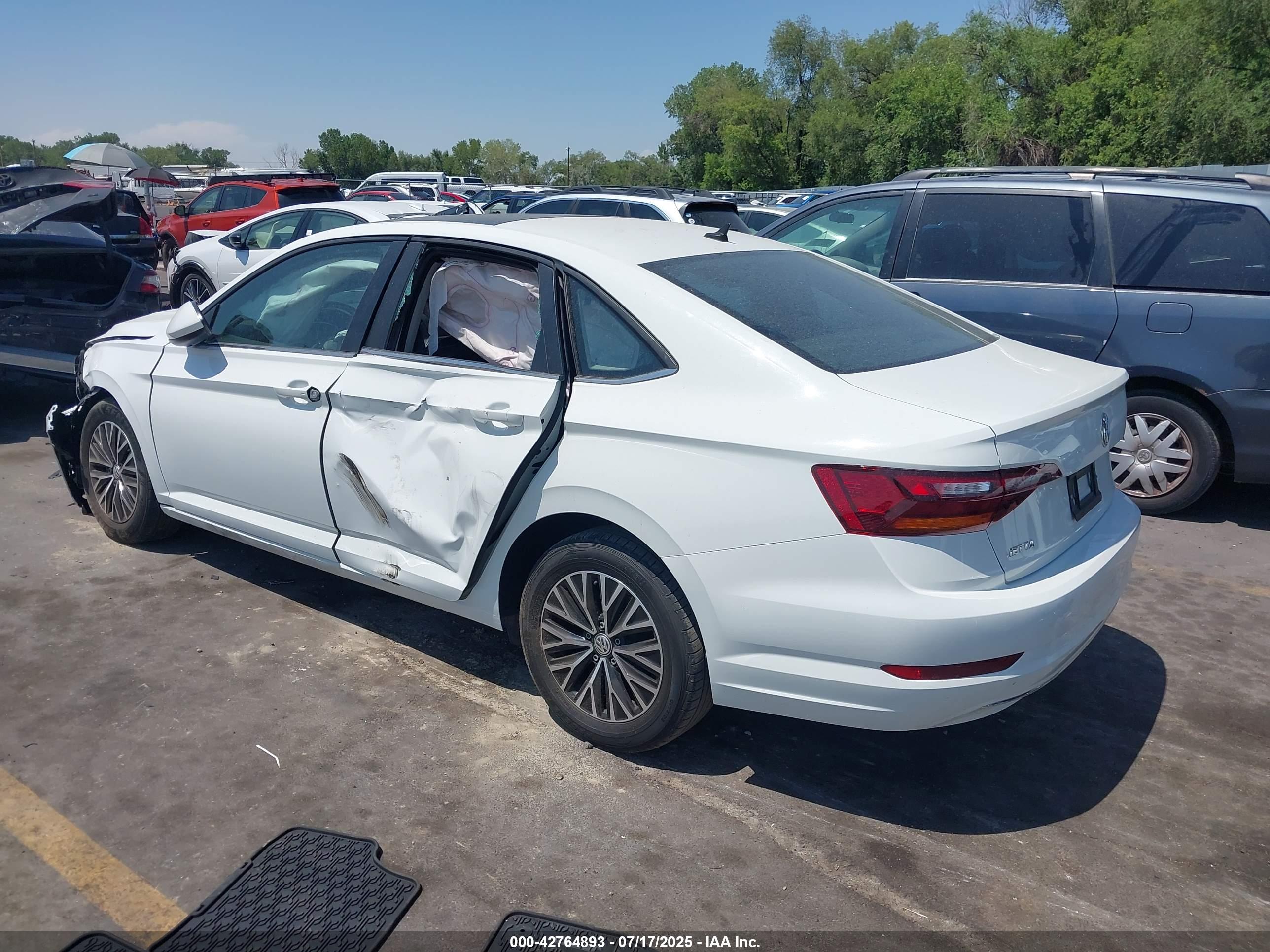VOLKSWAGEN JETTA image 3